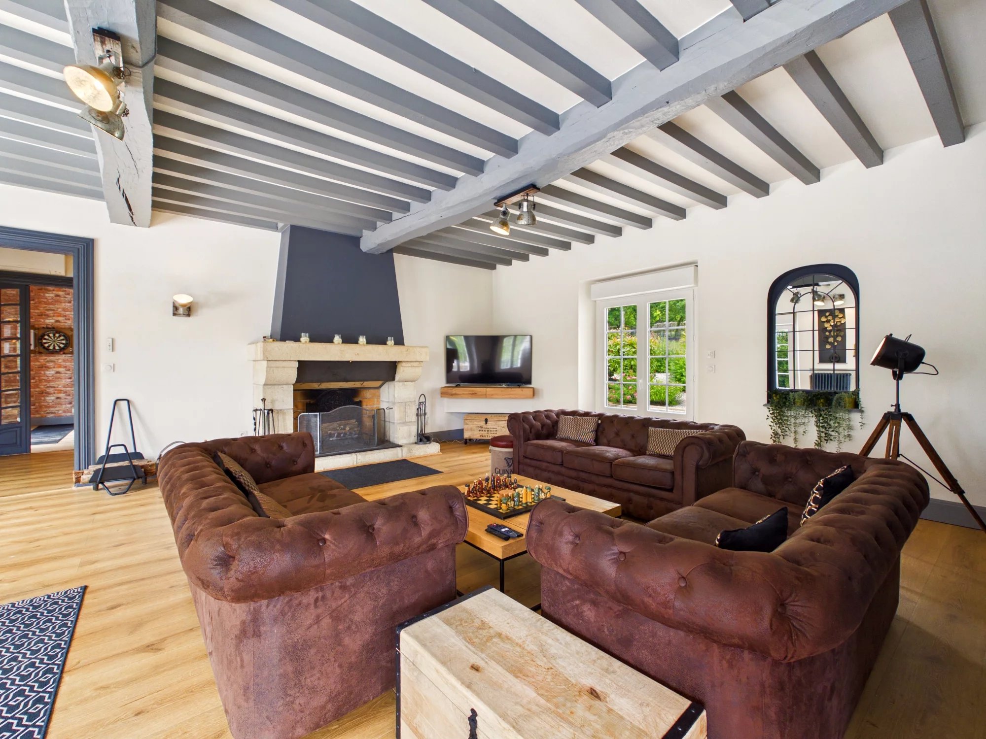 Stunning property with swimming pool and open views, Aquitaine – France – BVI85644