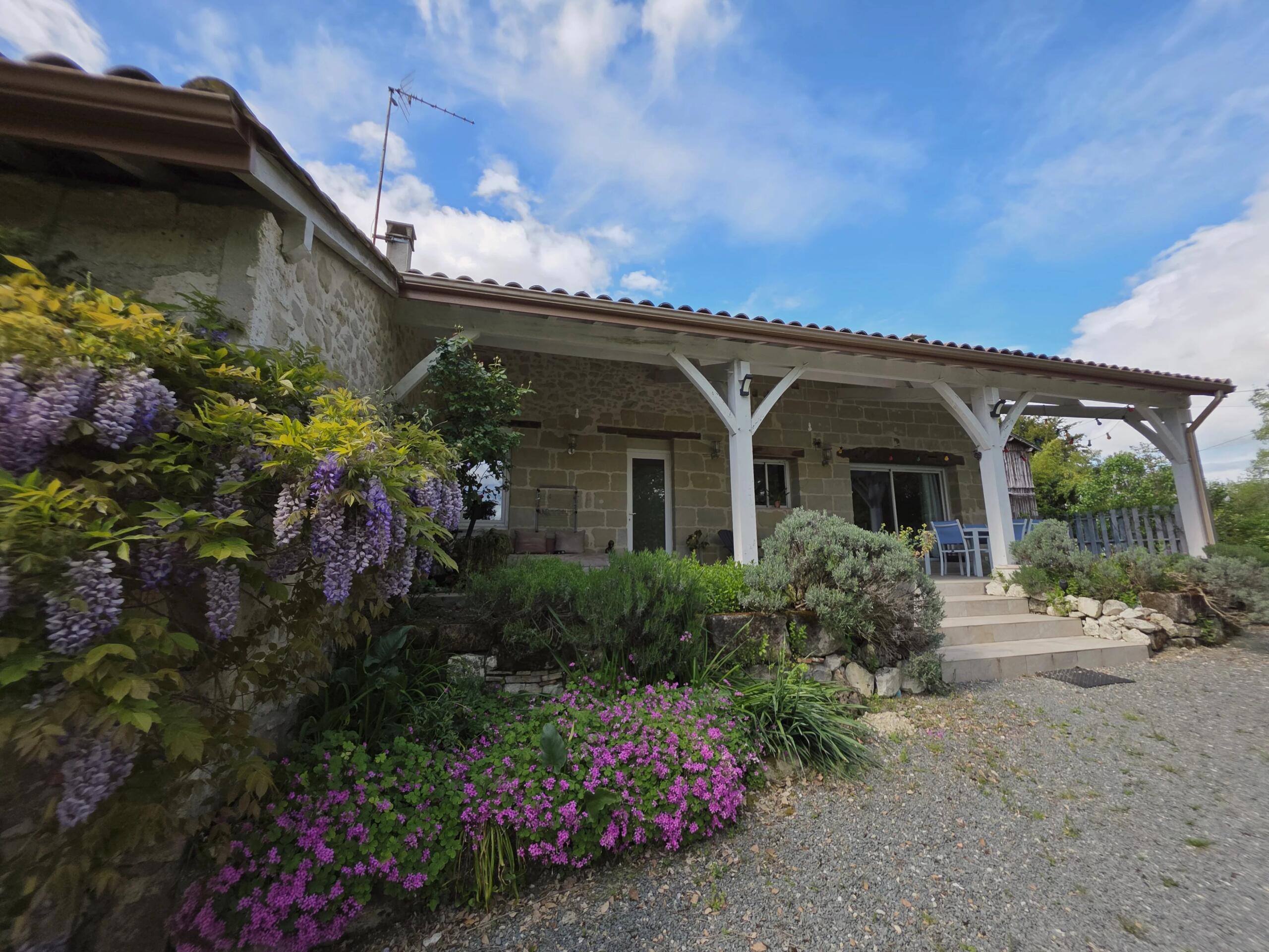 Character Home with Barns, Orchard and Land, Aquitaine – France – BVI84995