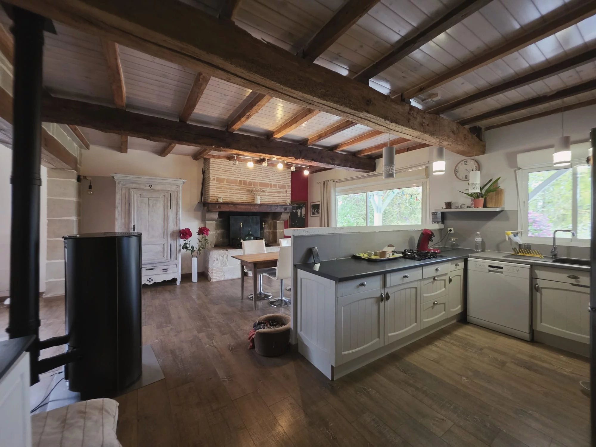 Character Home with Barns, Orchard and Land, Aquitaine – France – BVI84995