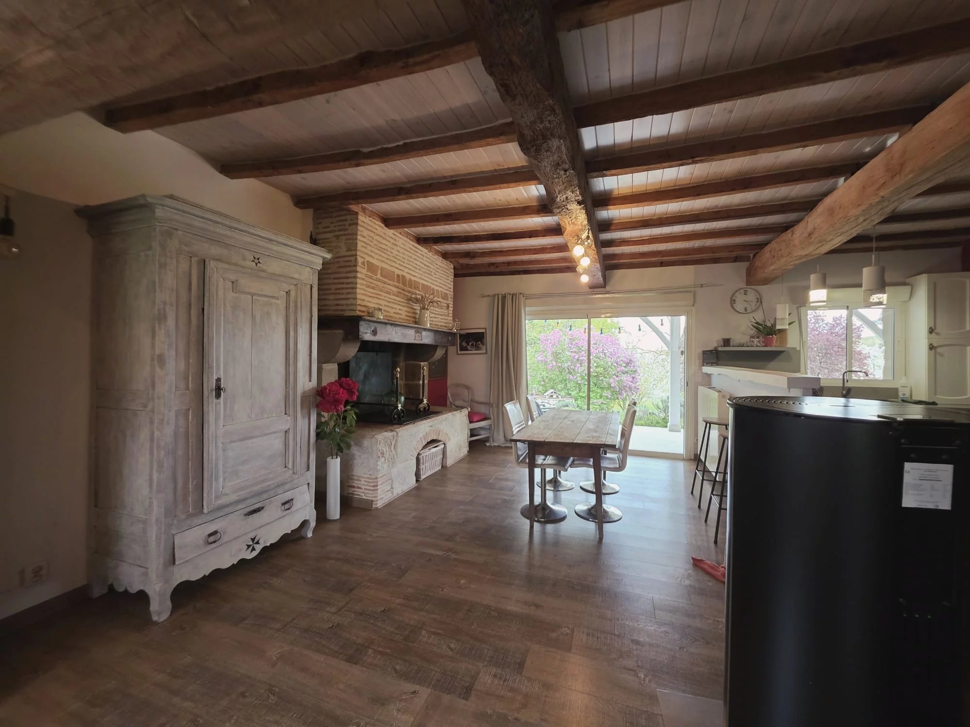Character Home with Barns, Orchard and Land, Aquitaine – France – BVI84995