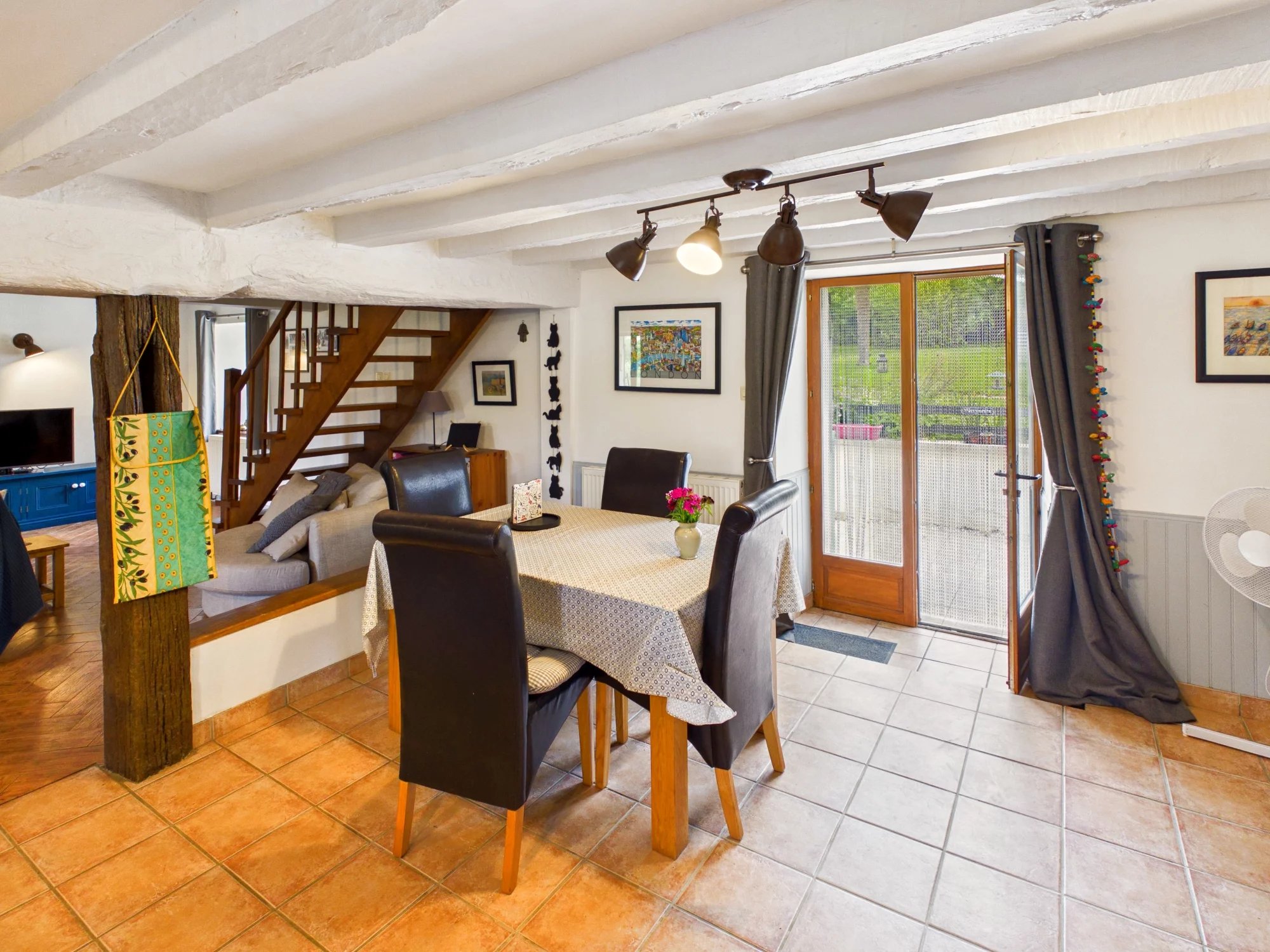Beautifully renovated Charentaise Farmhouse complete with Gite, Poitou-Charentes – France – BVI85323