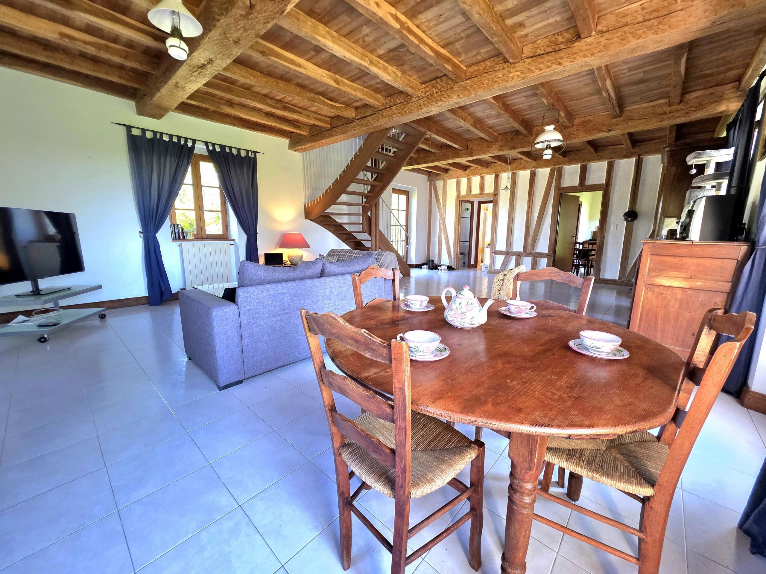 Charming stone cottage with magnificent views, Aquitaine – France – BVI70283