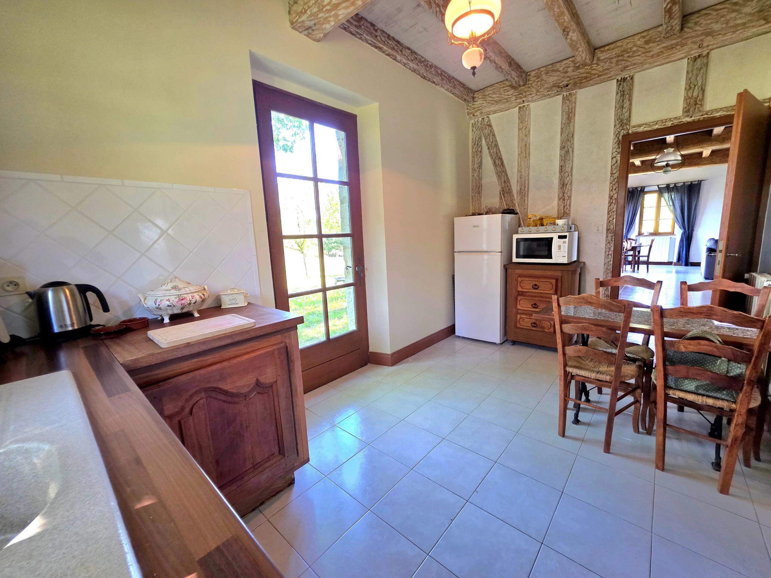 Charming stone cottage with magnificent views, Aquitaine – France – BVI70283