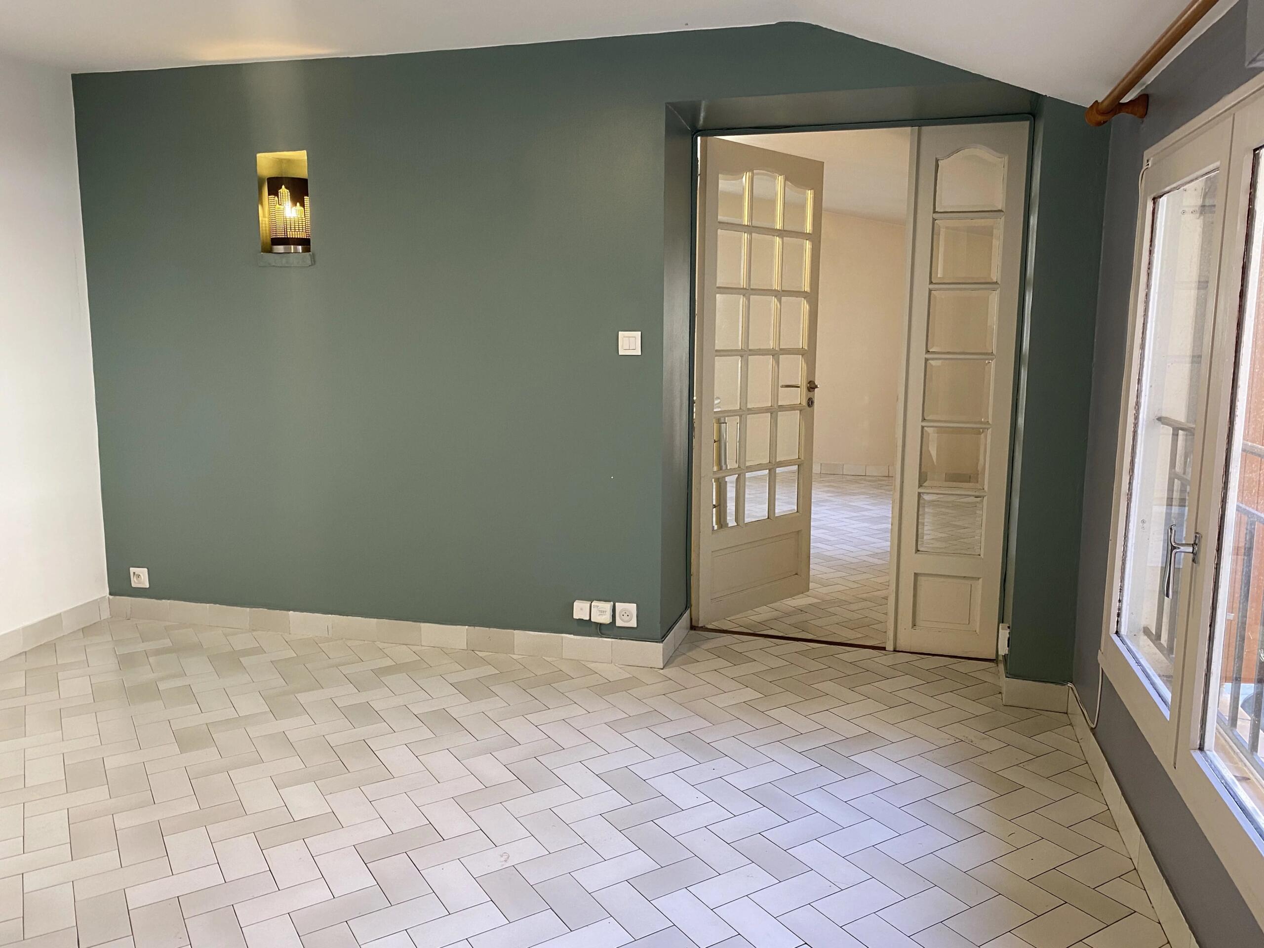 Charming stone house in the heart of historic Penne-d’Agenais with stunning basilica views, Aquitaine – France – BVI84616