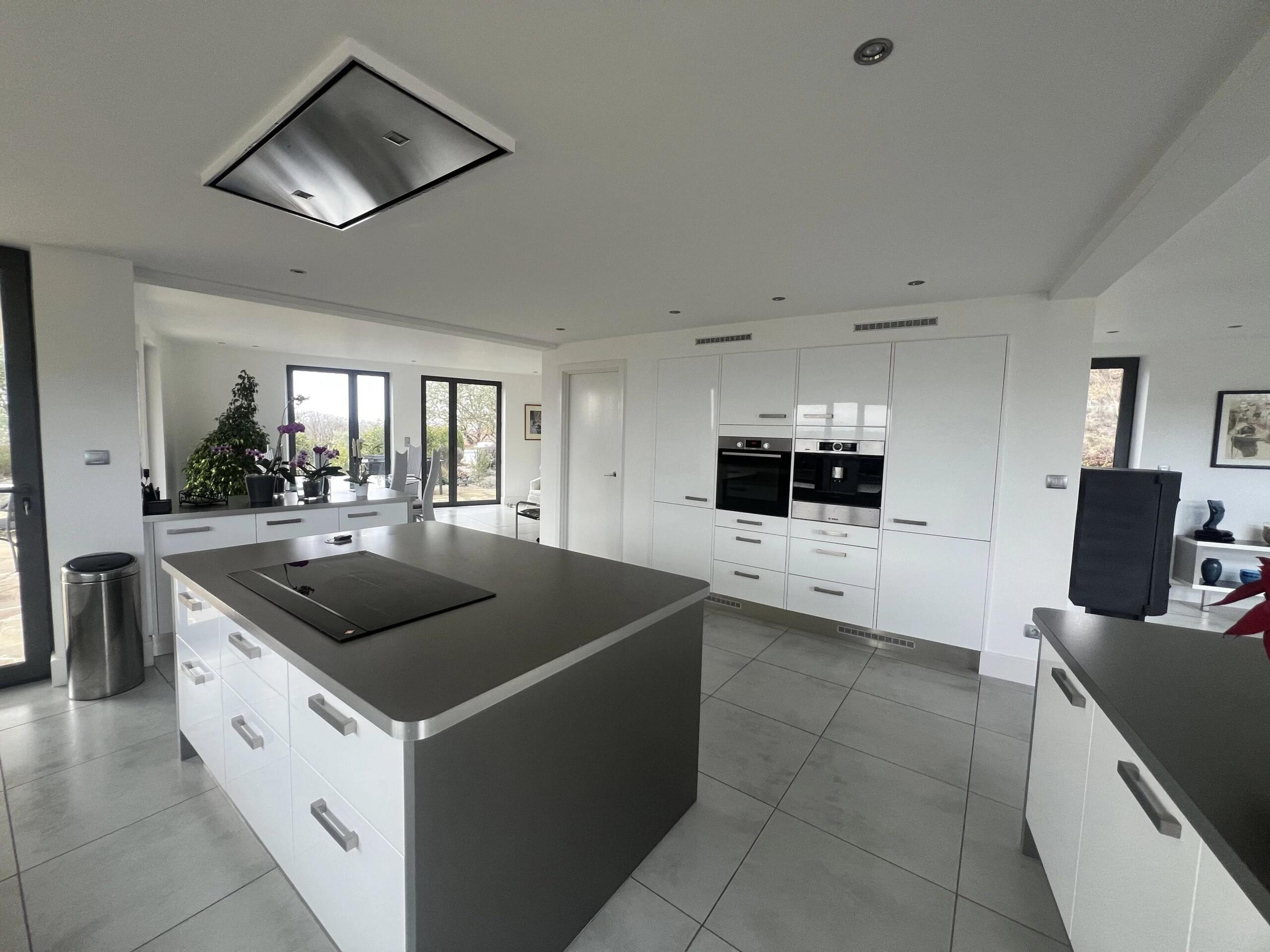 Contemporary Luxury Living with Breathtaking Countryside Views, Midi-Pyrénées – France – BVI83909