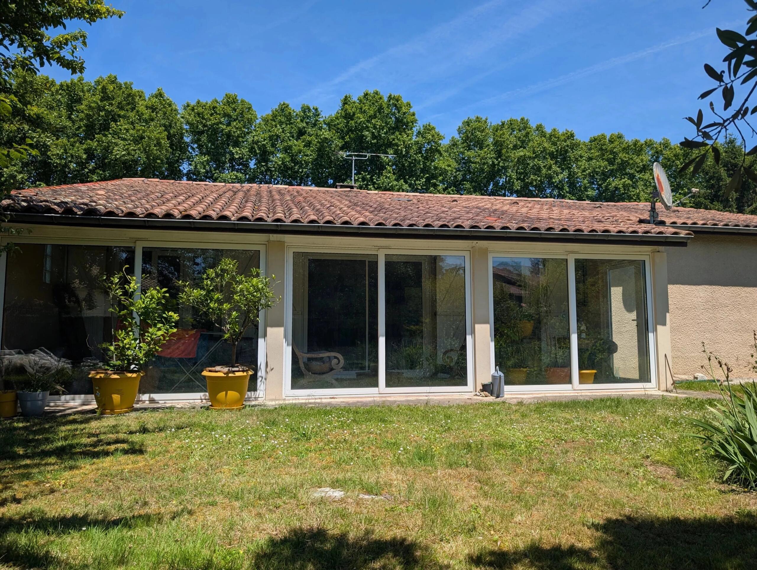 Modern cottage in a quiet riverside commune, Aquitaine – France – BVI85818