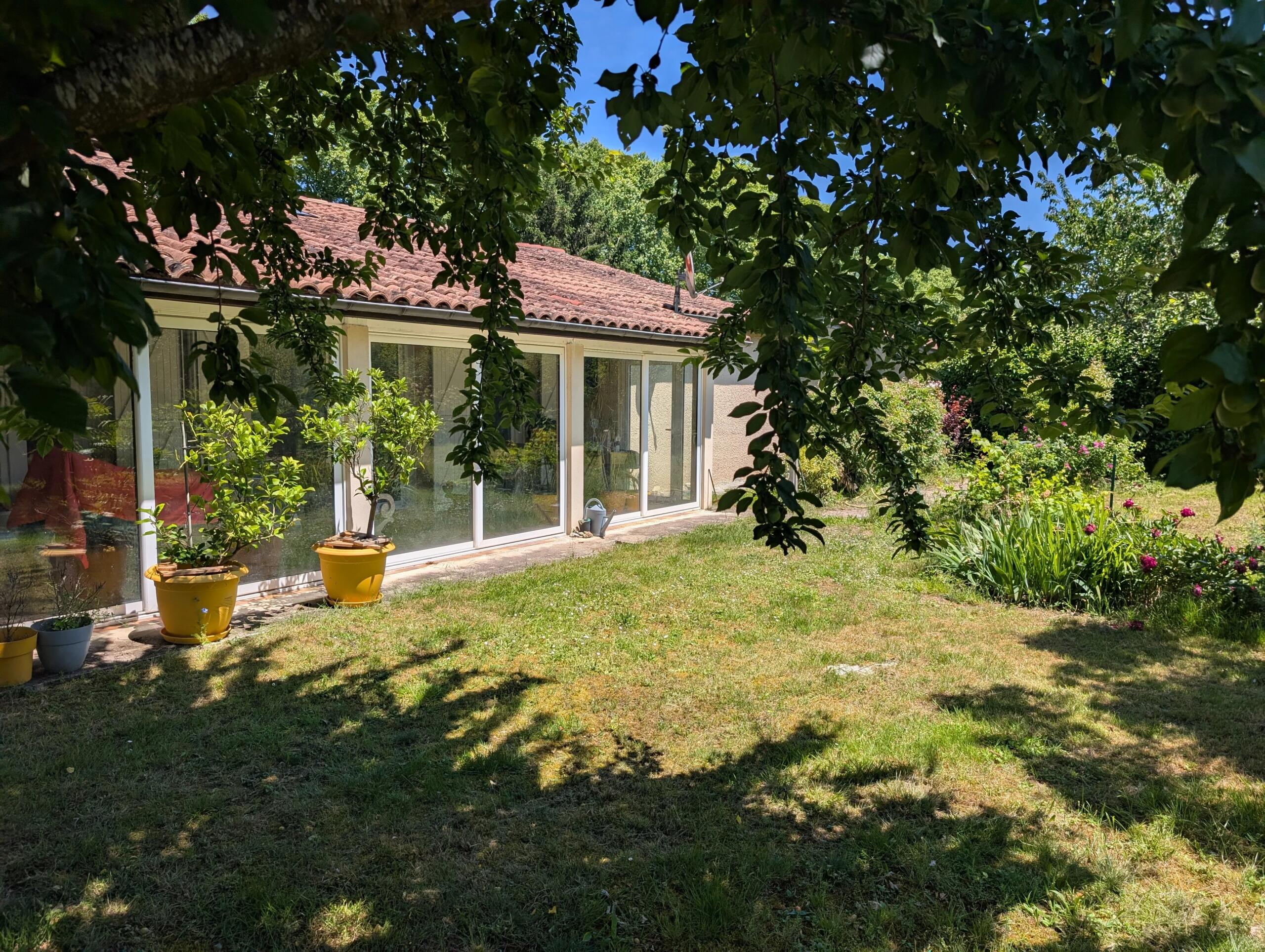 Modern cottage in a quiet riverside commune, Aquitaine – France – BVI85818
