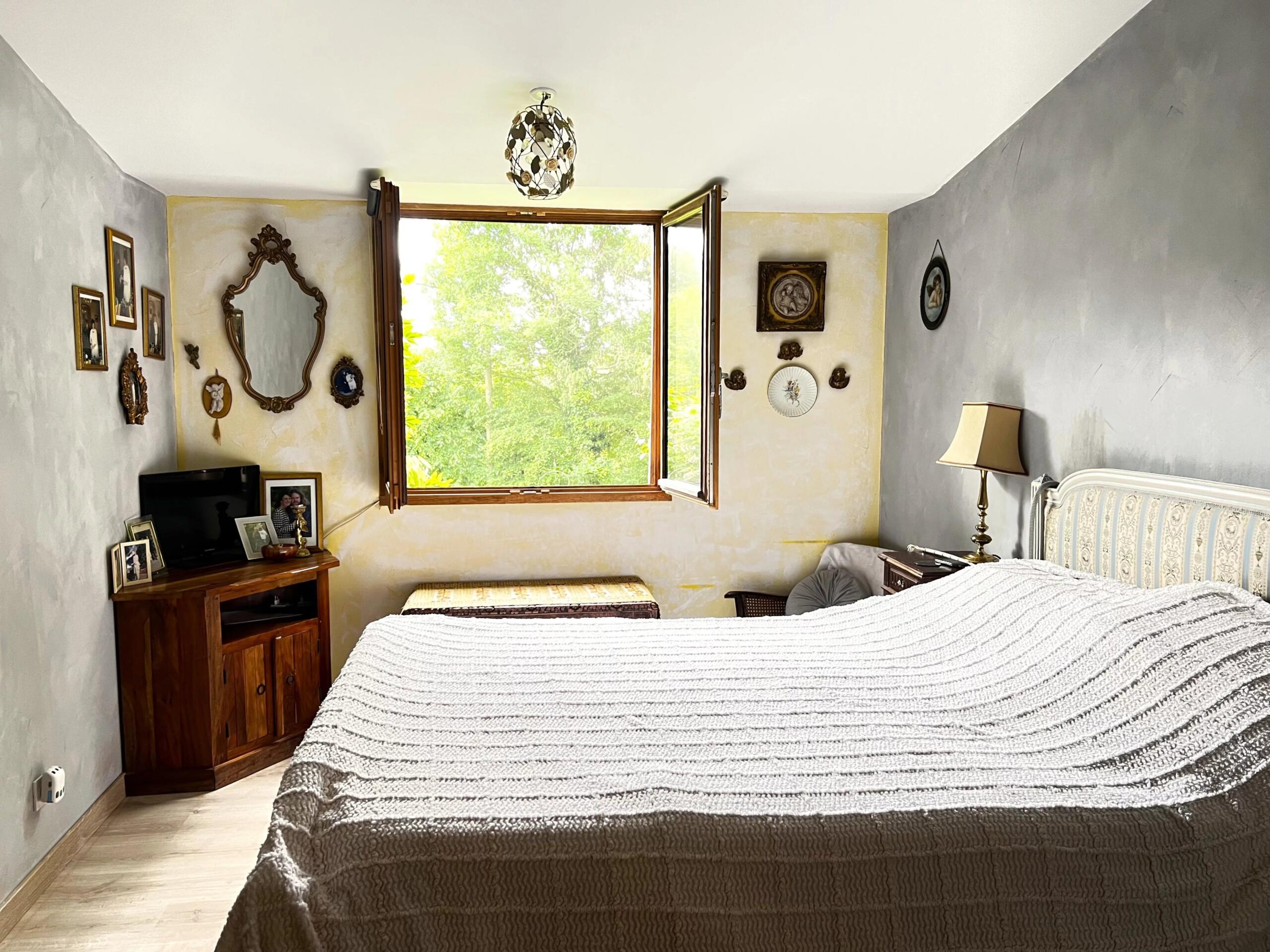 Charming, renovated stone property with pool surrounded by nature, set in 4.5 hectares of land with stream, Midi-Pyrénées – France – BVI85611