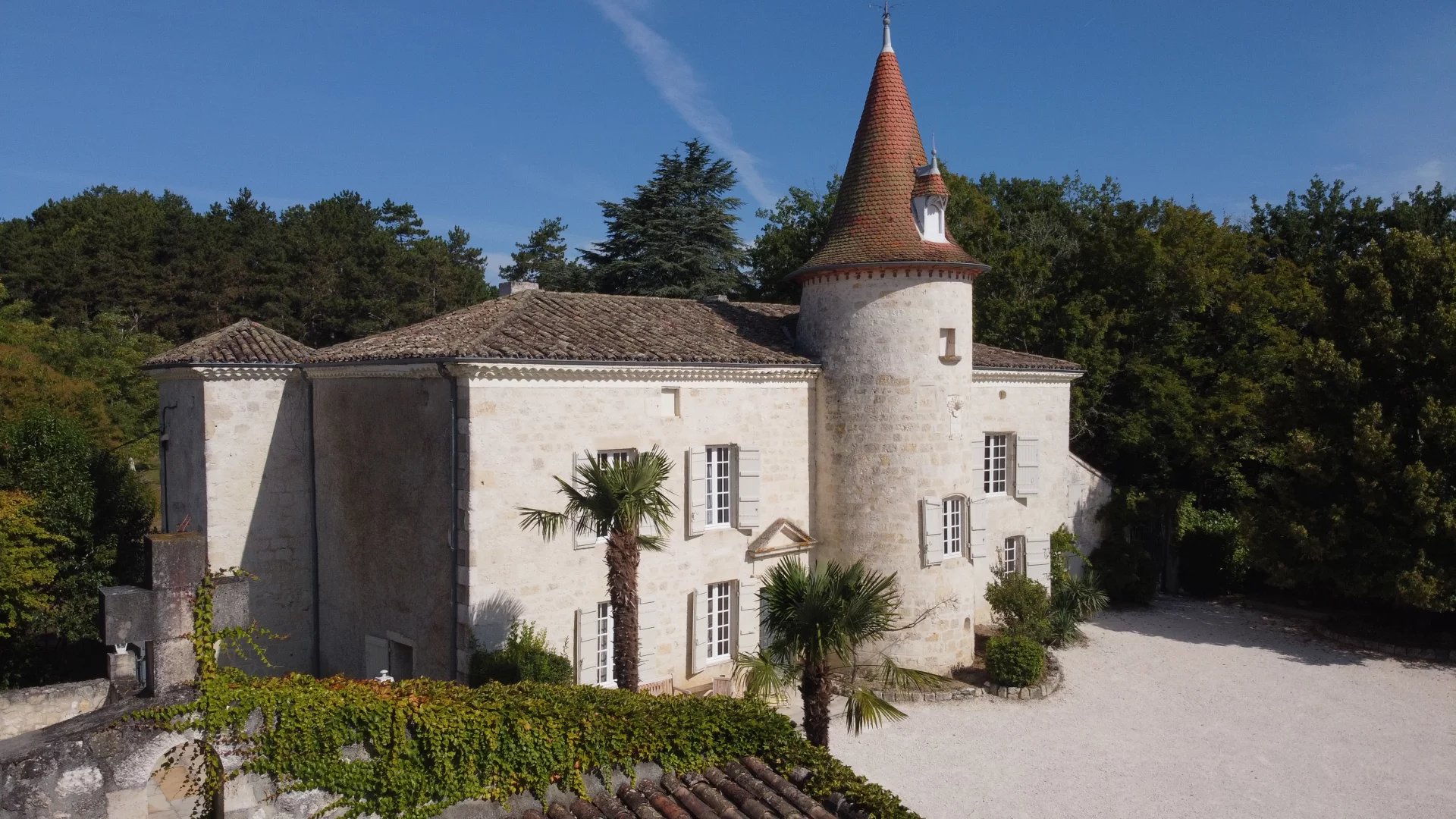 Stunning Restored 13th Century Château with Guest House and Swimming Pool, close to Puymirol, Lot et Garonne., Aquitaine – France – BVI60744