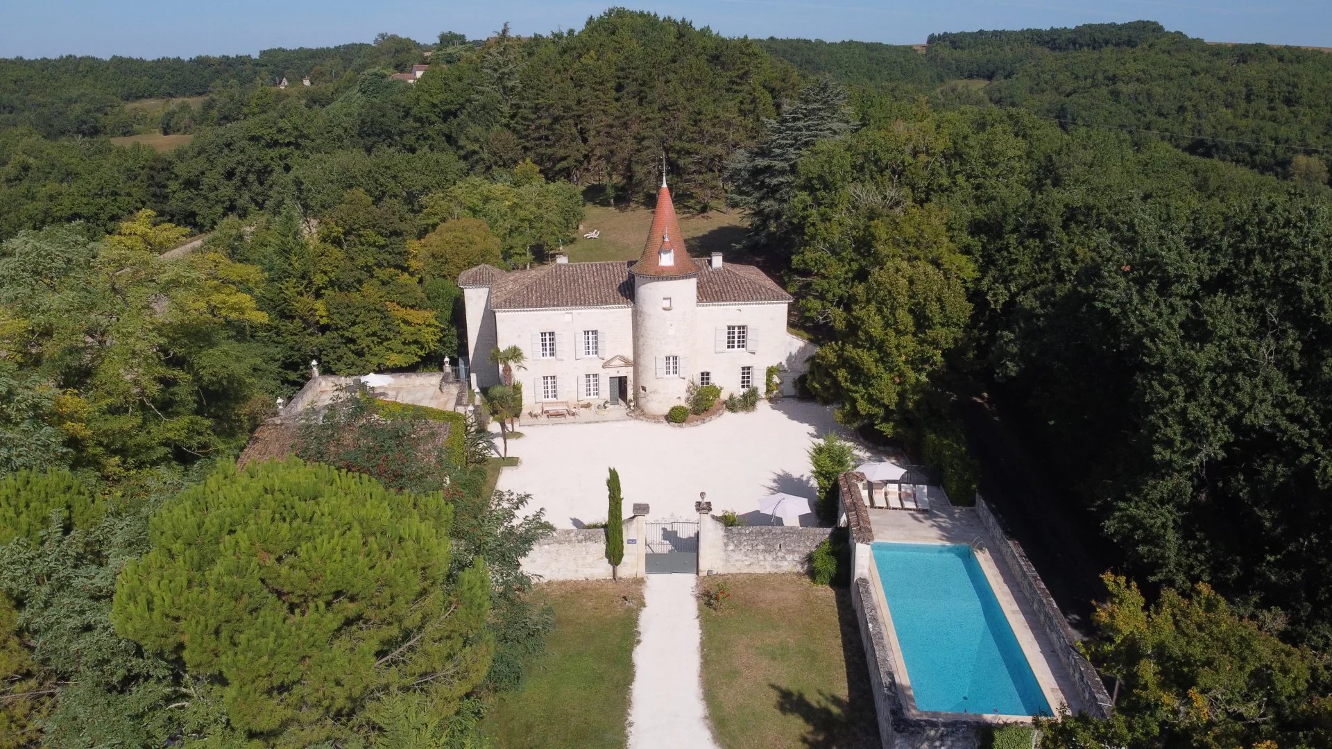 Stunning Restored 13th Century Château with Guest House and Swimming Pool, close to Puymirol, Lot et Garonne., Aquitaine – France – BVI60744