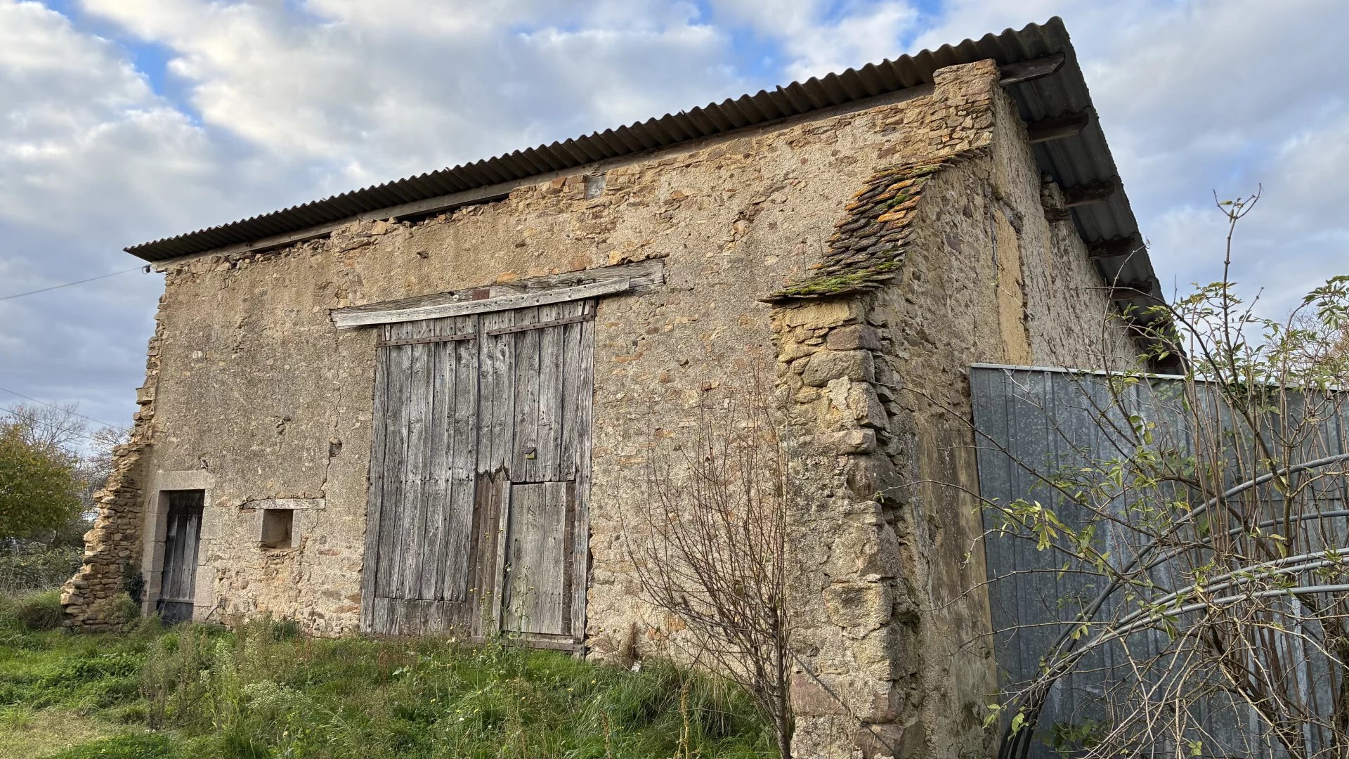 Potential income generating eco complex to finish, Limousin – France – BVI82021