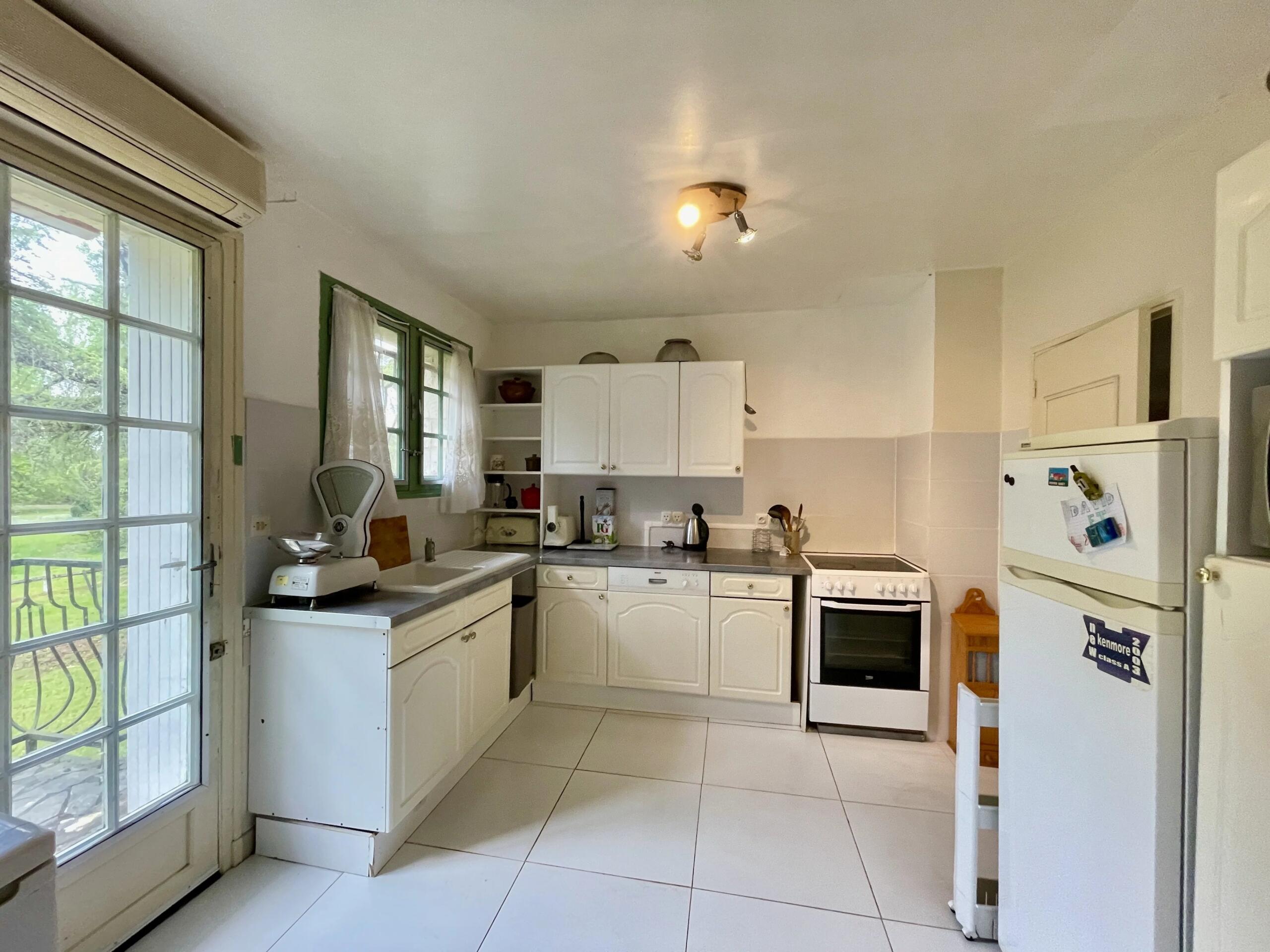 House on the banks of the Dordogne, Aquitaine – France – BVI67005