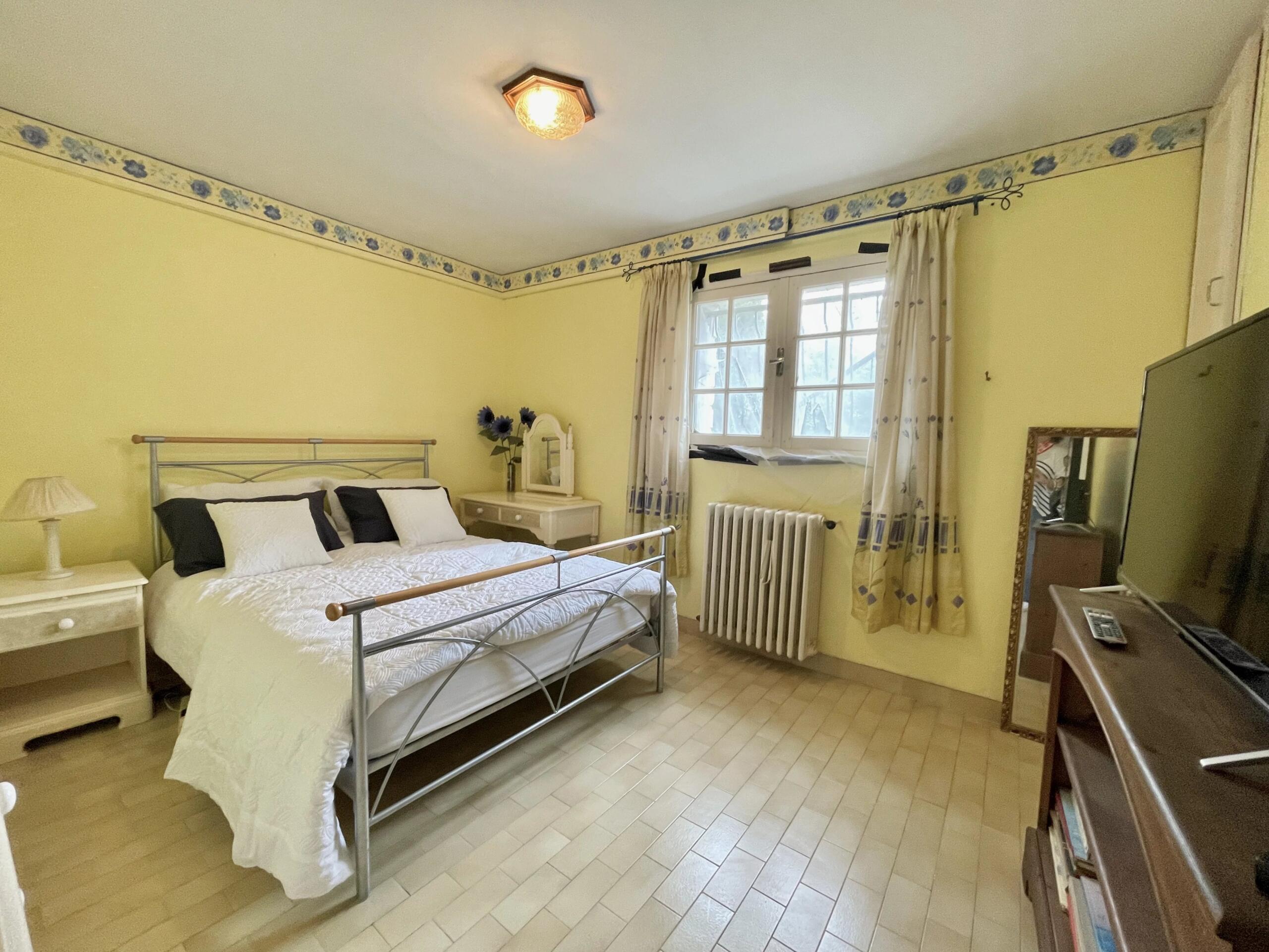 House on the banks of the Dordogne, Aquitaine – France – BVI67005