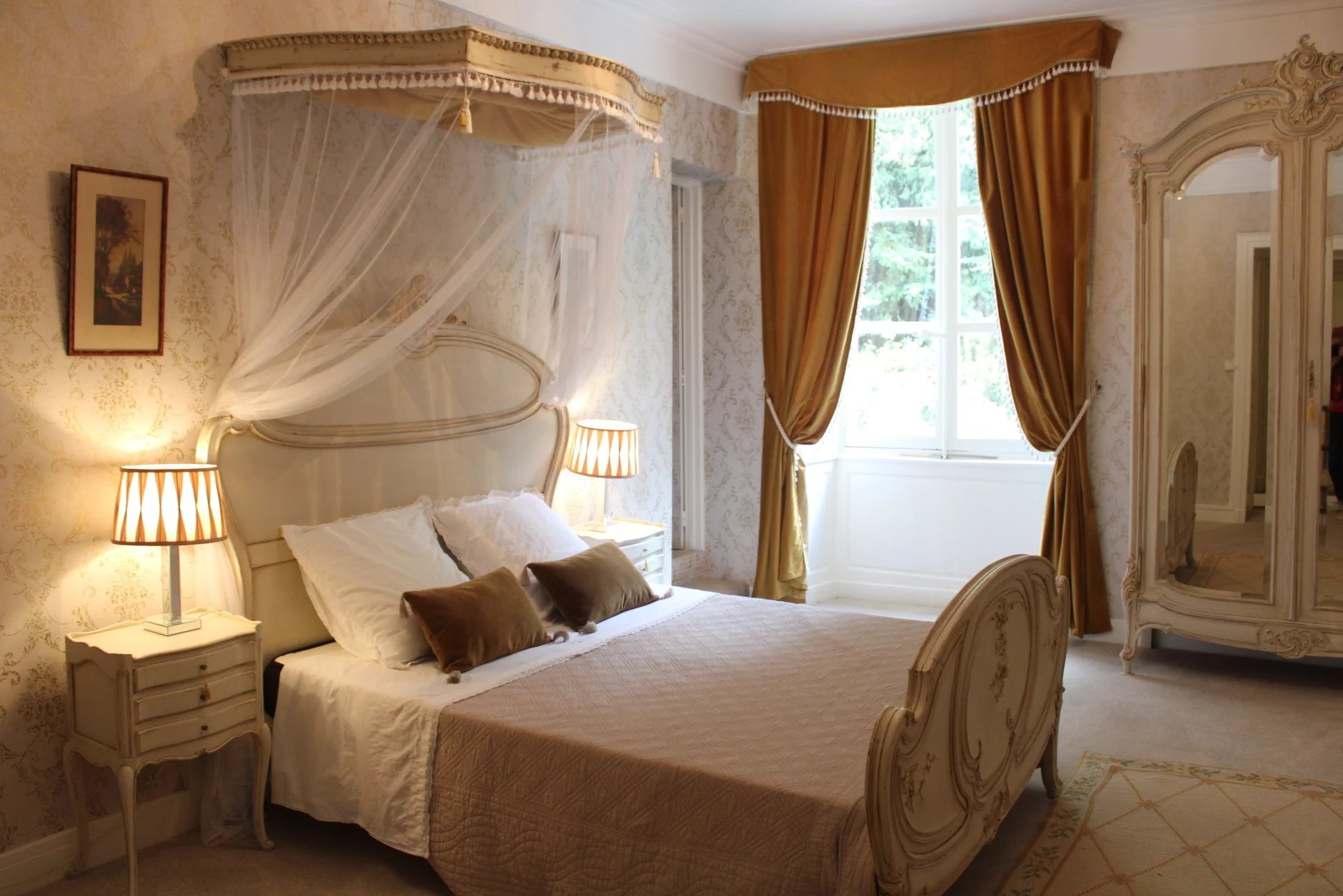 Historic manor house with heated pool and guest house, Poitou-Charentes – France – BVI85760