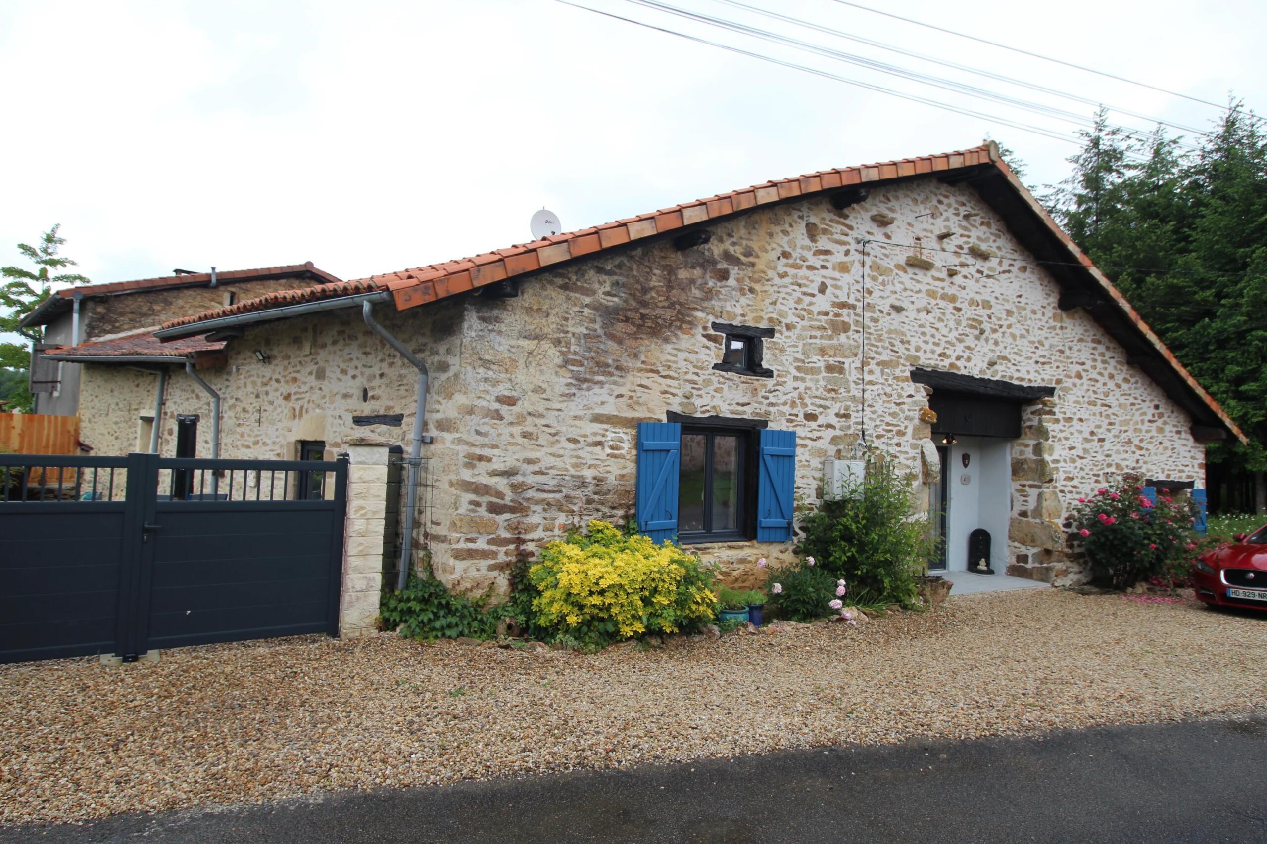 Three bedroom stone house with large barn, Poitou-Charentes – France – BVI71155