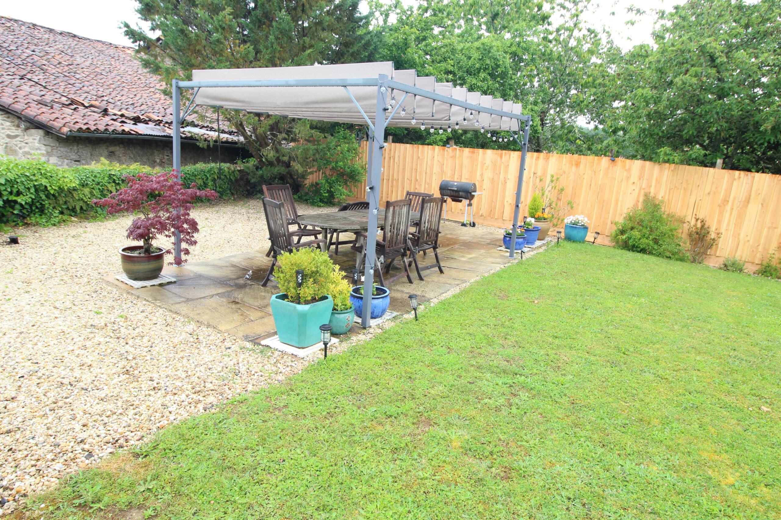 Three bedroom stone house with large barn, Poitou-Charentes – France – BVI71155