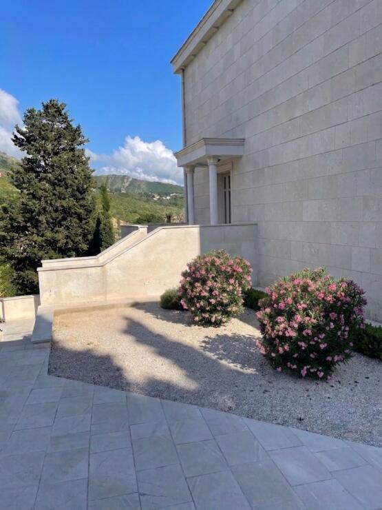 Premiere on the Budva Riviera: A Brand-New Luxury Villa in Reževići