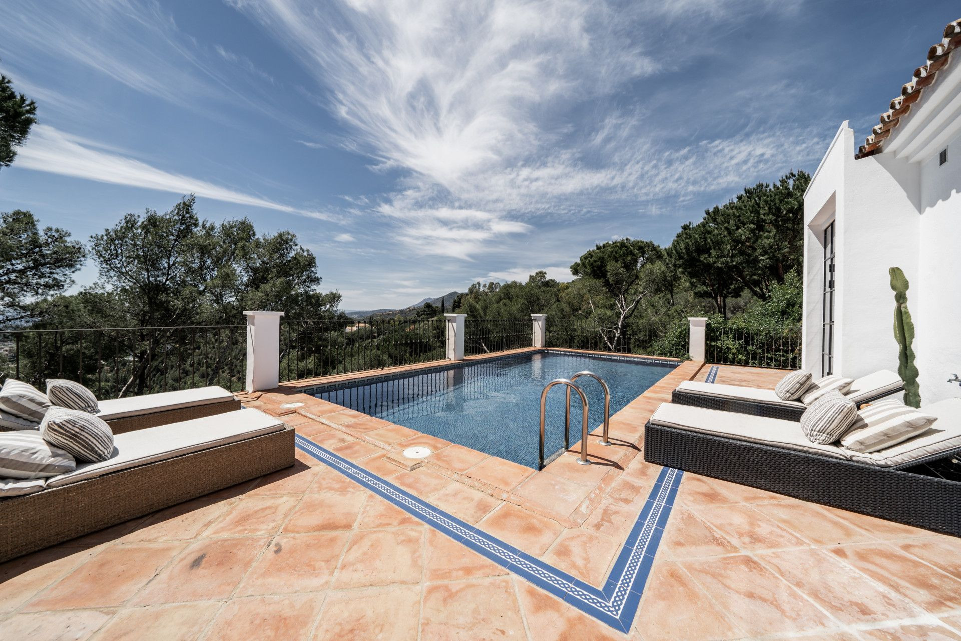 4 bedroom Villa in Benahavis, Malaga, Spain – 428-03536D