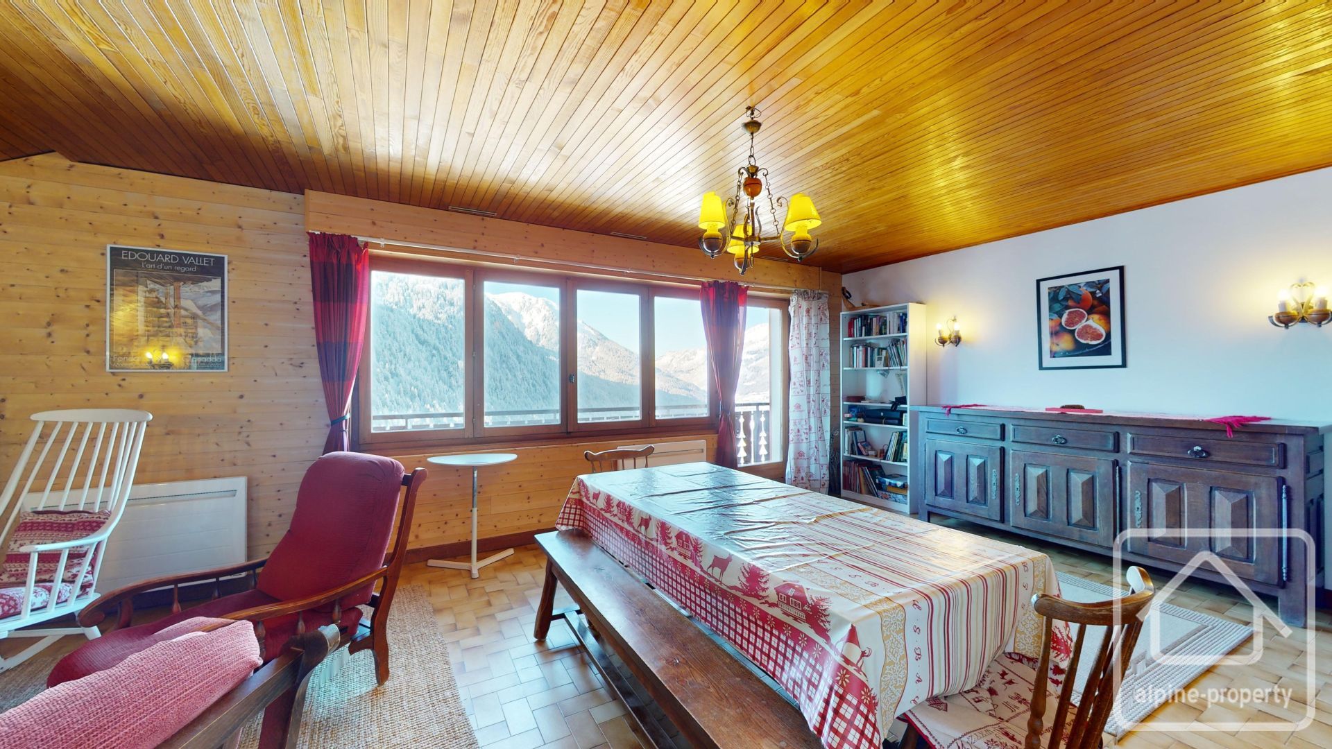 A Spacious 2 Bedroom Apartment Located In One Of Chatel’s Most Sought After Locations. – APPTGRANDROC3