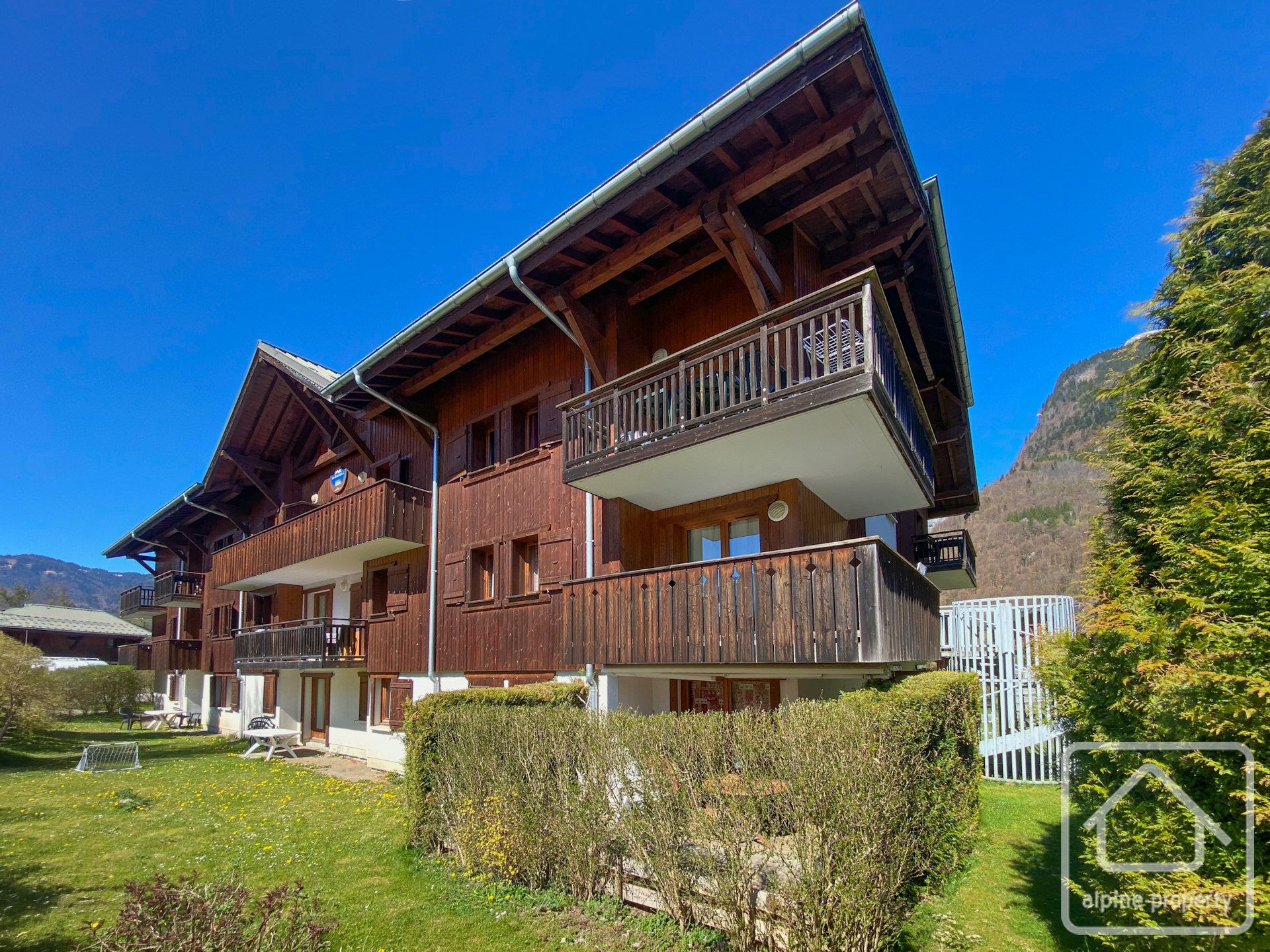 Fully Furnished 1-bed Apartment, 43.49m2, A Short Walk From Samoëns Centre. Ready To Use Straightaway. – PERTUET