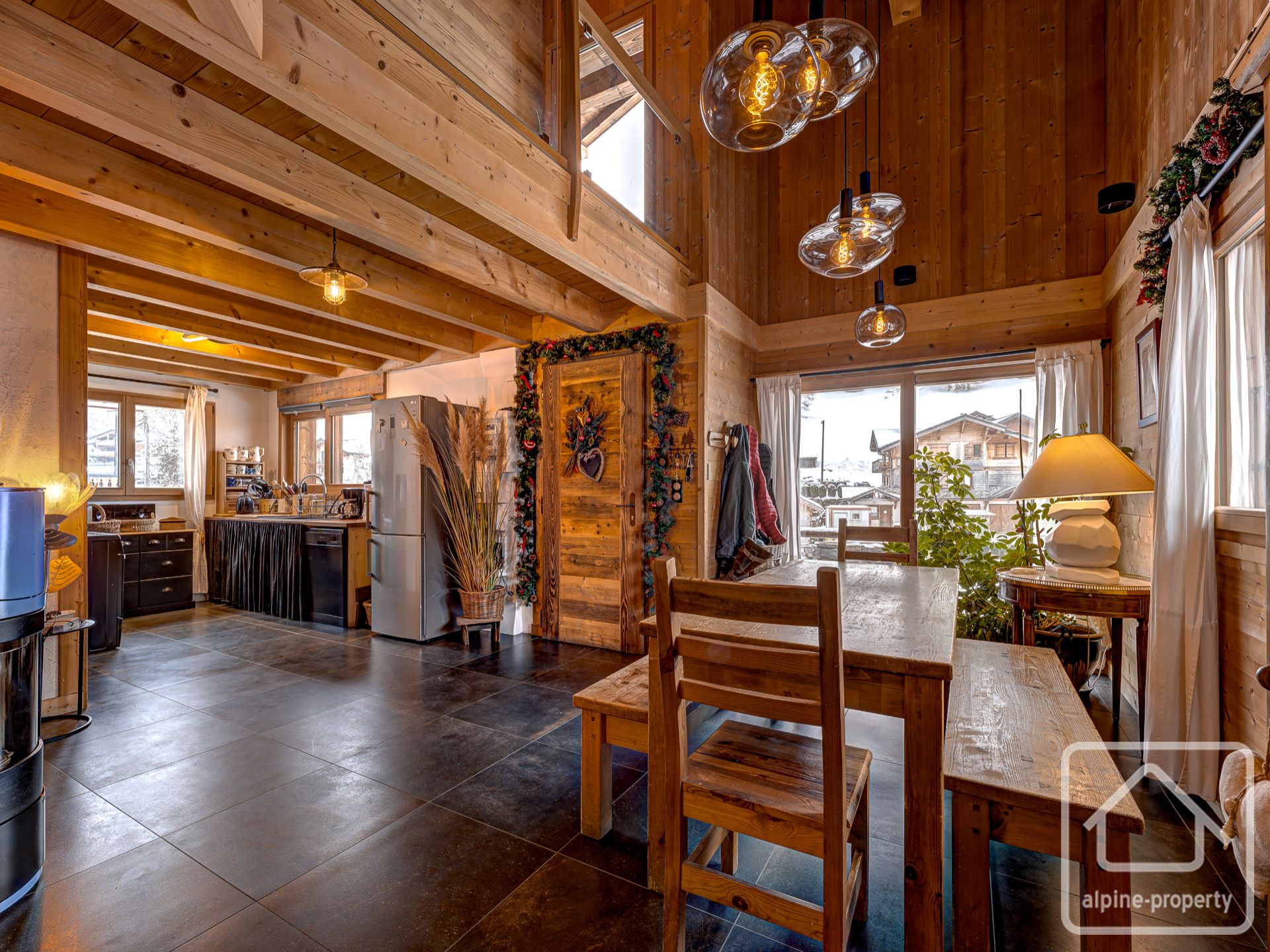 Impeccable 3 Bedroom, 2 Bathroom Recently Built Chalet With Garden And Parking, Near To Morzine Town Centre – COCOON