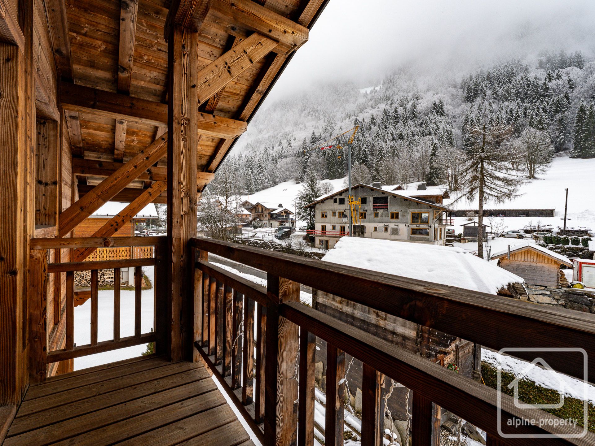 Impeccable 3 Bedroom, 2 Bathroom Recently Built Chalet With Garden And Parking, Near To Morzine Town Centre – COCOON