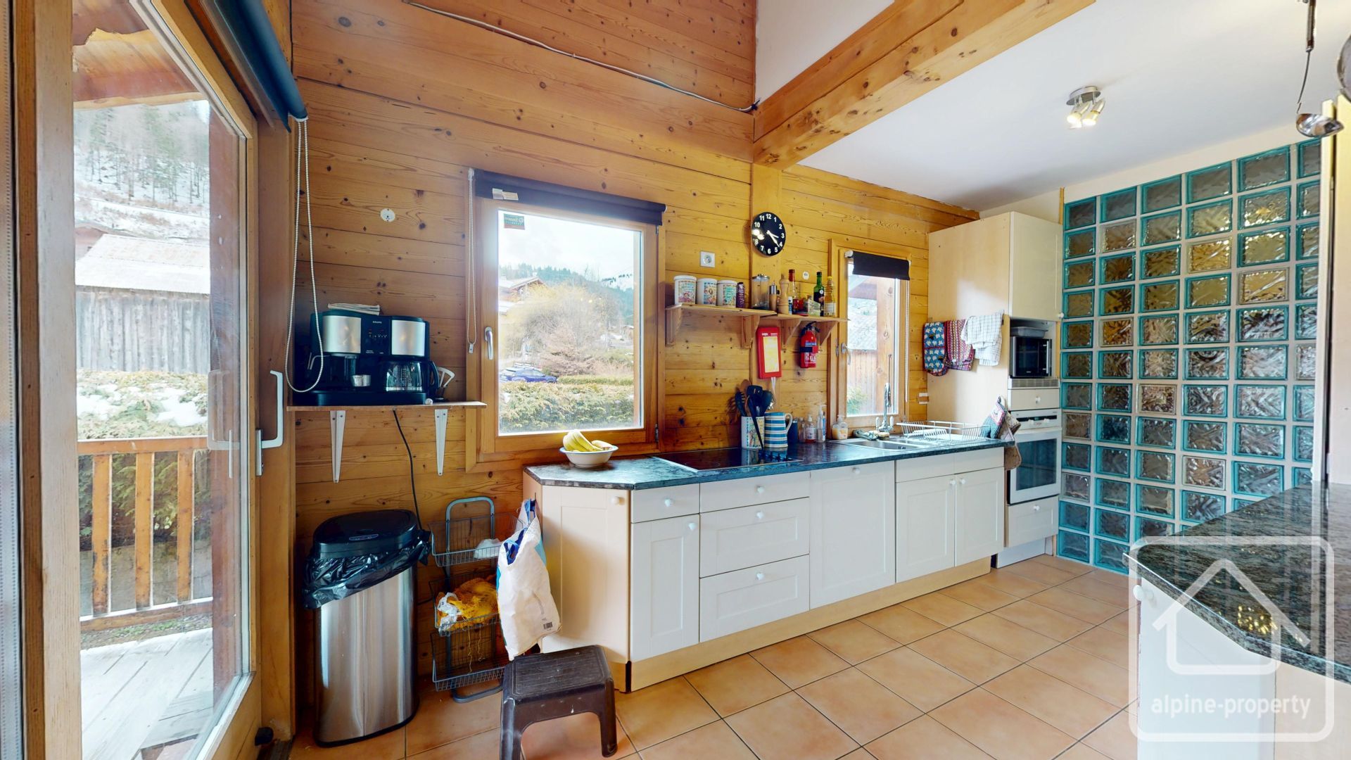 Large 5 Bedroom Chalet In Morzine, With 2 Further Independent Apartments, Garden And Parking – IMPERIAL