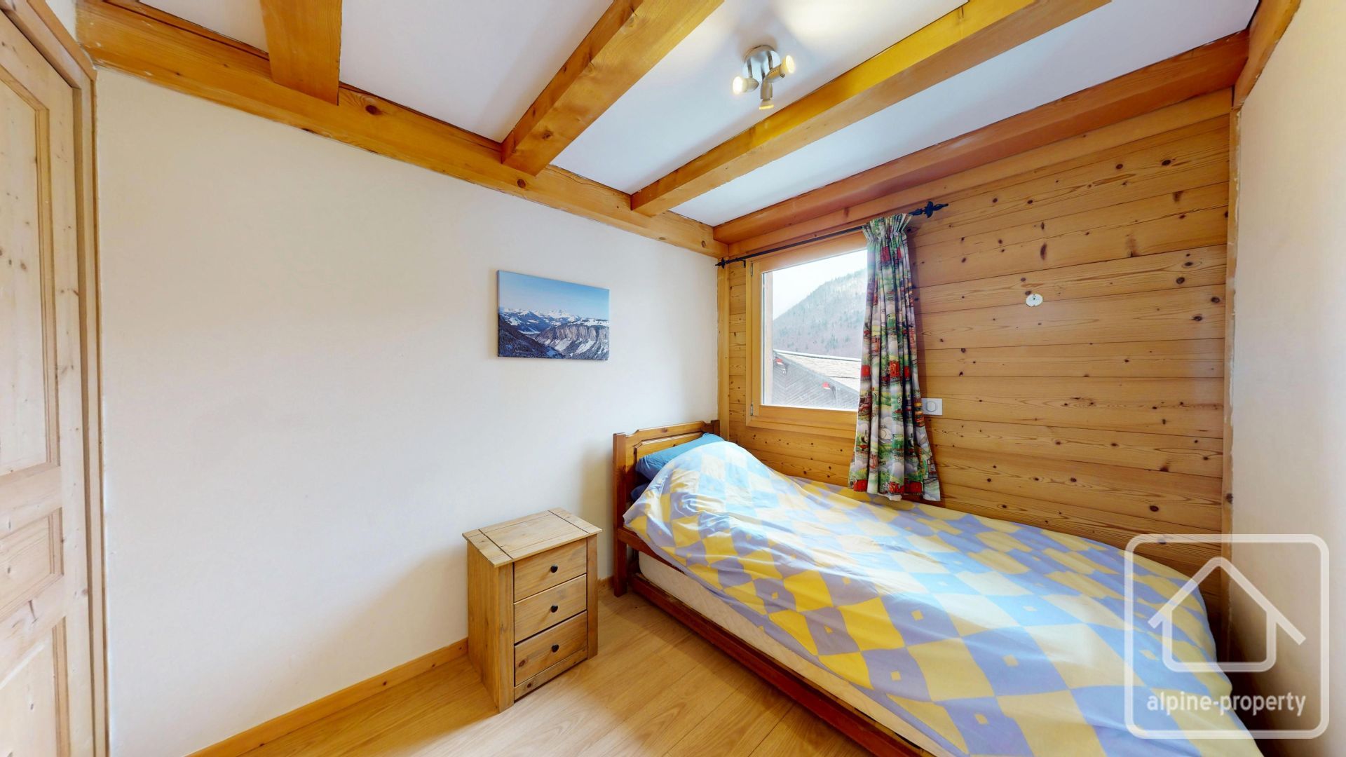 Large 5 Bedroom Chalet In Morzine, With 2 Further Independent Apartments, Garden And Parking – IMPERIAL
