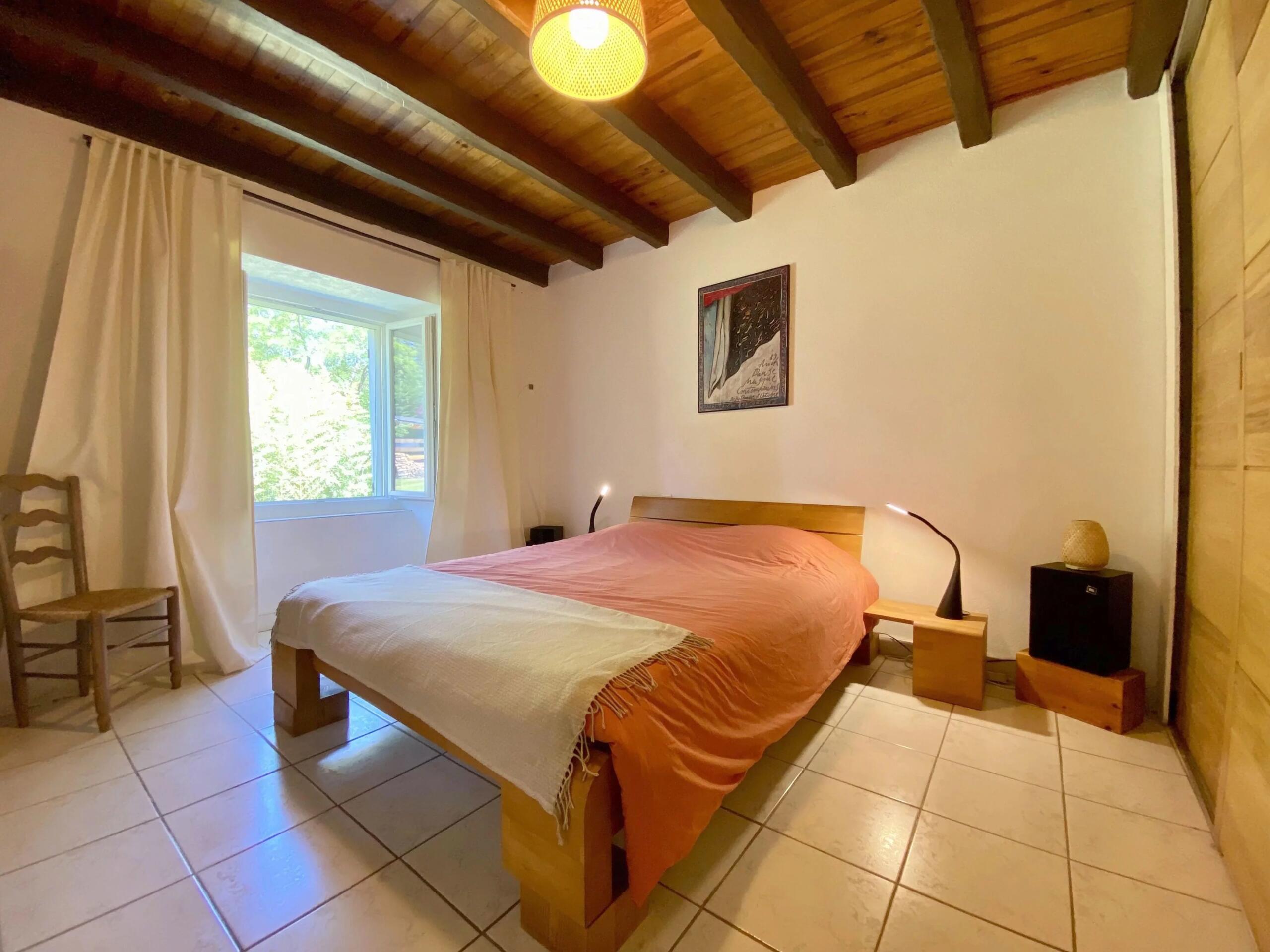 Beautiful single-storey home with pool and within walking distance of Monflanquin, Aquitaine – France – BVI85523