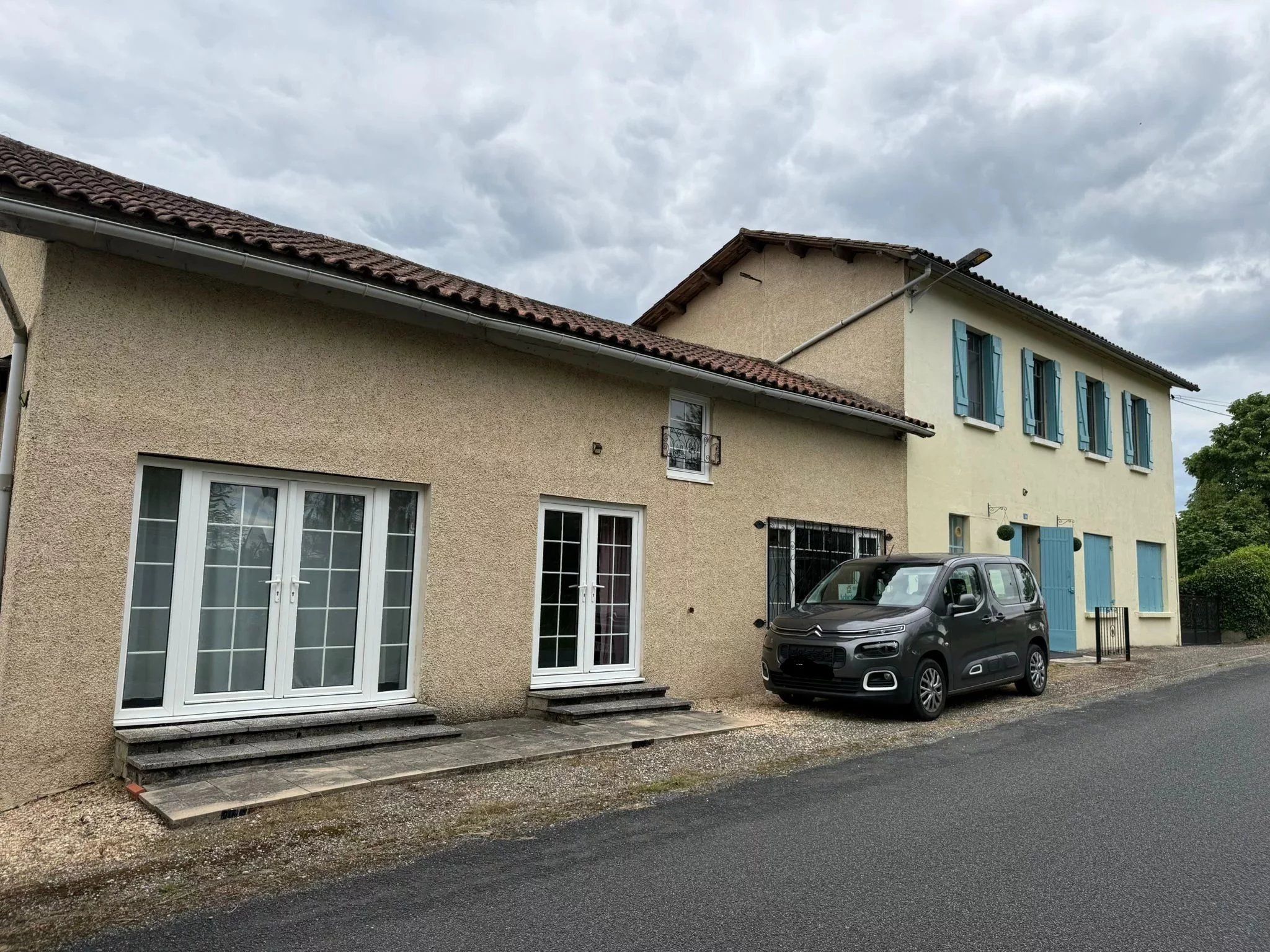 Specious 4 bed Main House PLUS 2 Bed Second House, Poitou-Charentes – France – BVI85708