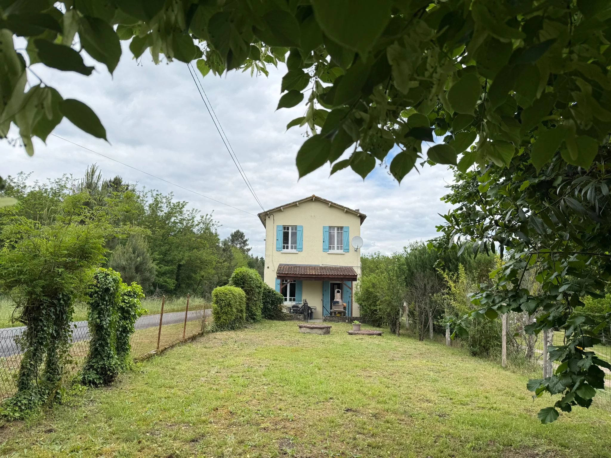 Specious 4 bed Main House PLUS 2 Bed Second House, Poitou-Charentes – France – BVI85708
