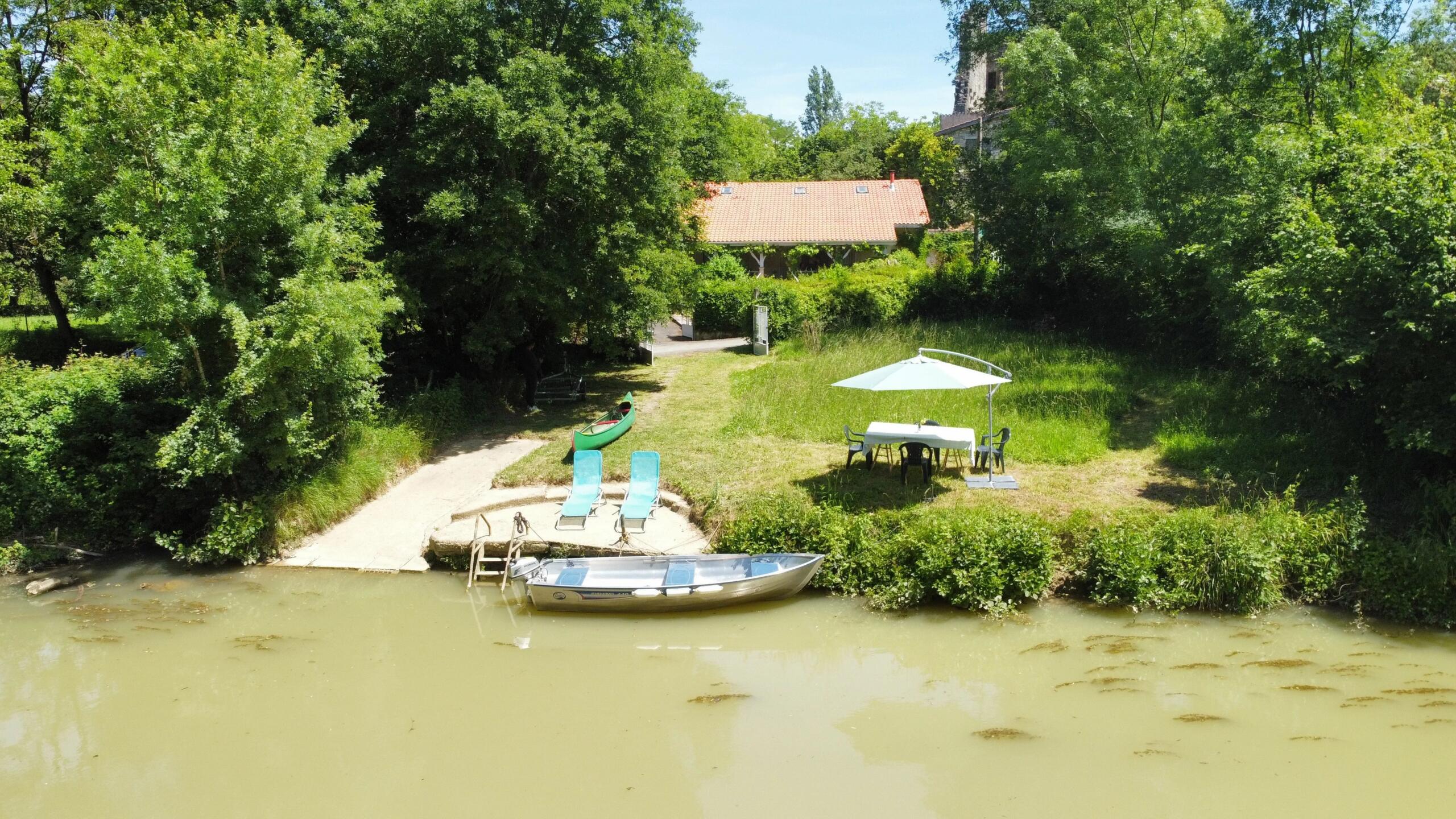 Charming Riverside Property with Private Pontoon near Nérac, Lot et Garonne., Aquitaine – France – BVI85731