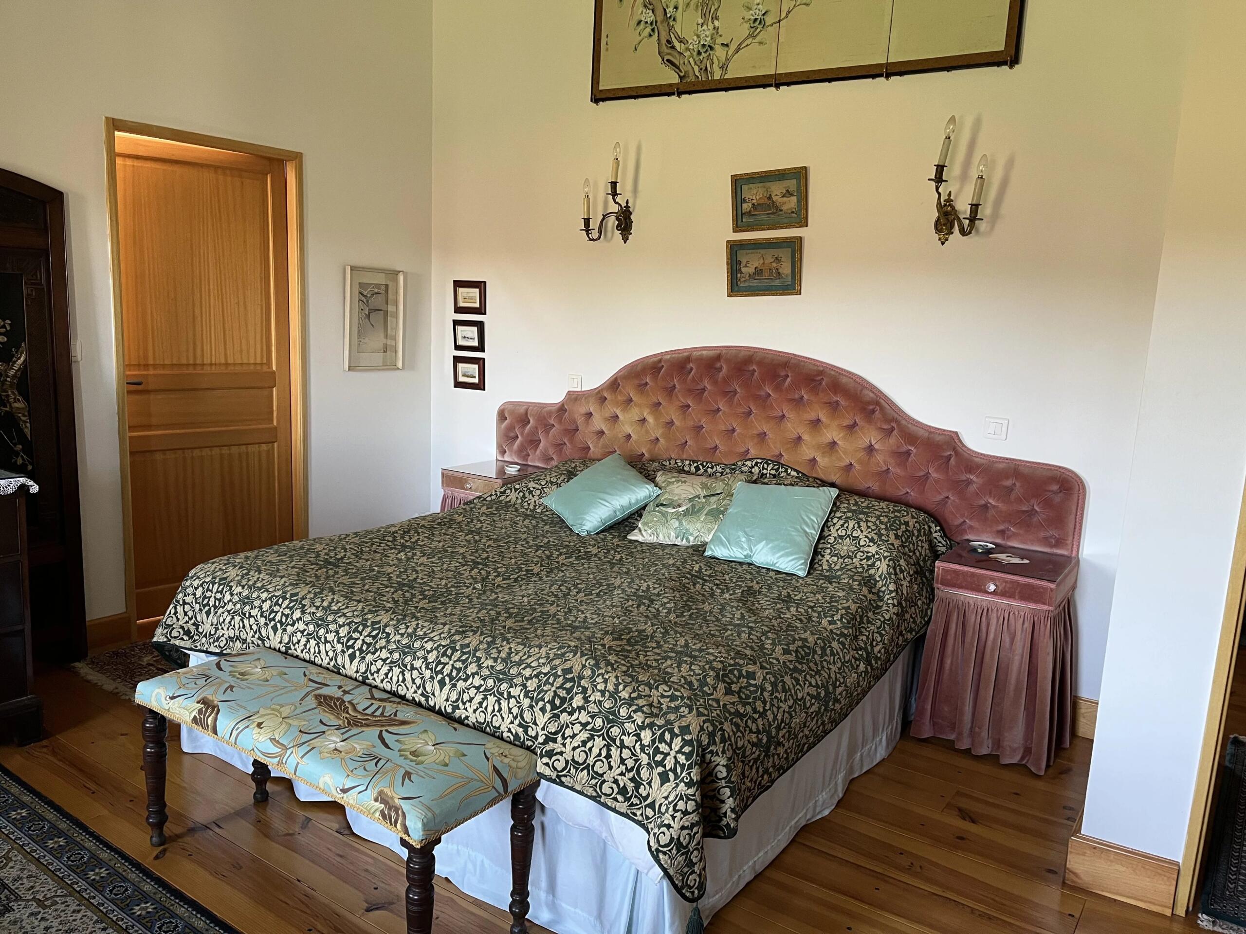 Large characterful countryside retreat with potential to develop, Languedoc-Roussillon – France – BVI85342