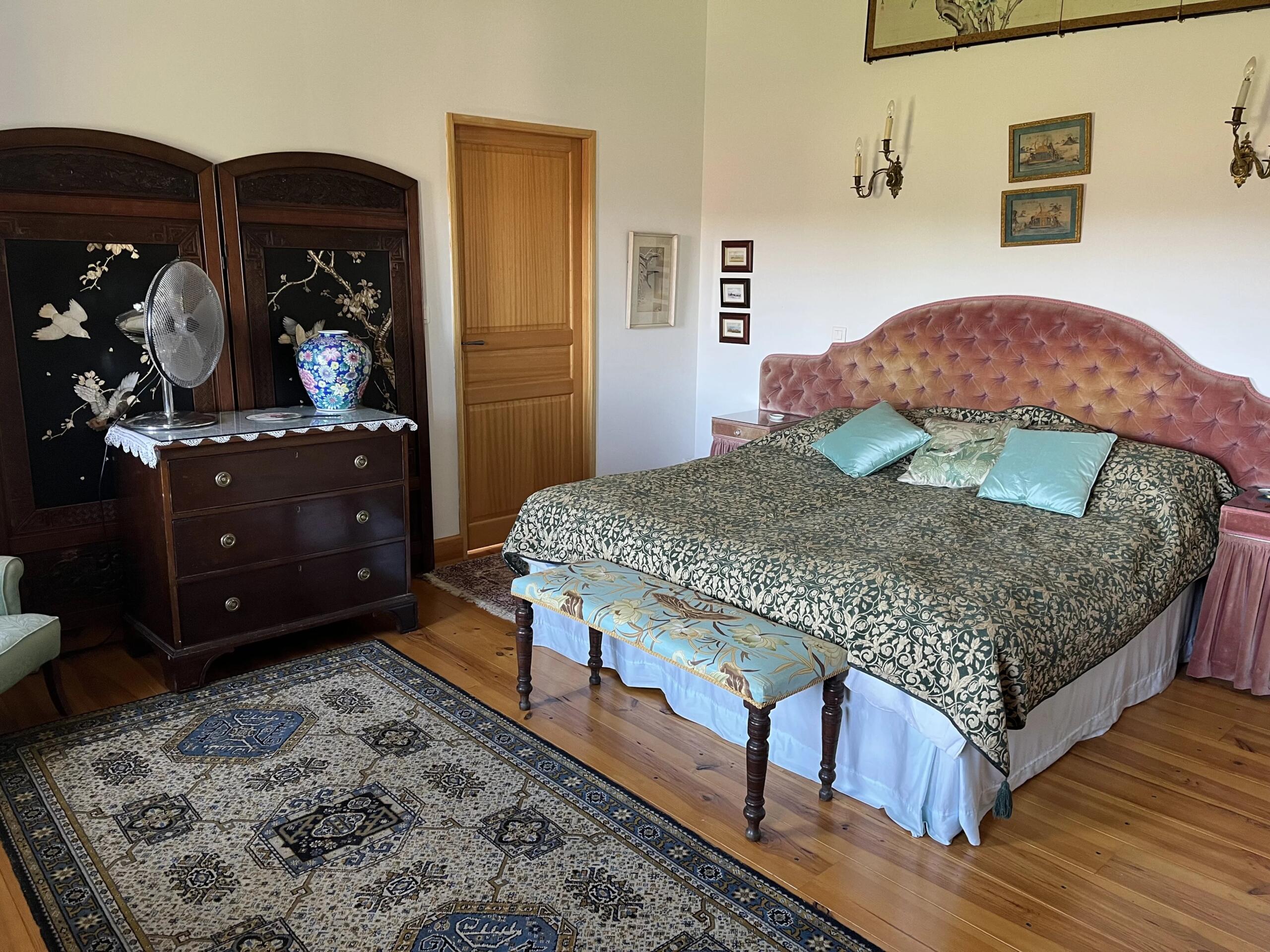 Large characterful countryside retreat with potential to develop, Languedoc-Roussillon – France – BVI85342