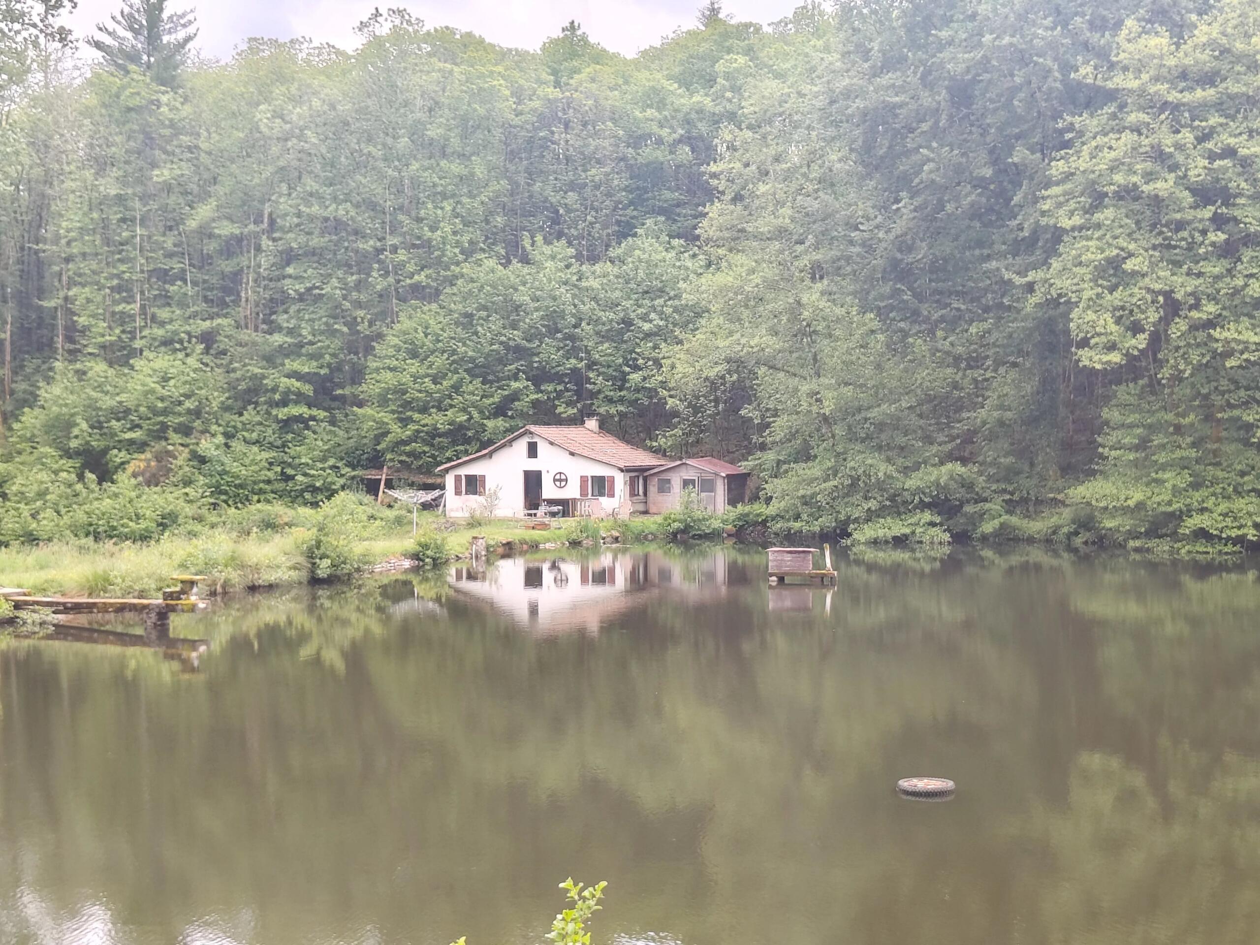 Small cottage with 2 lakes, Aquitaine – France – BVI71100