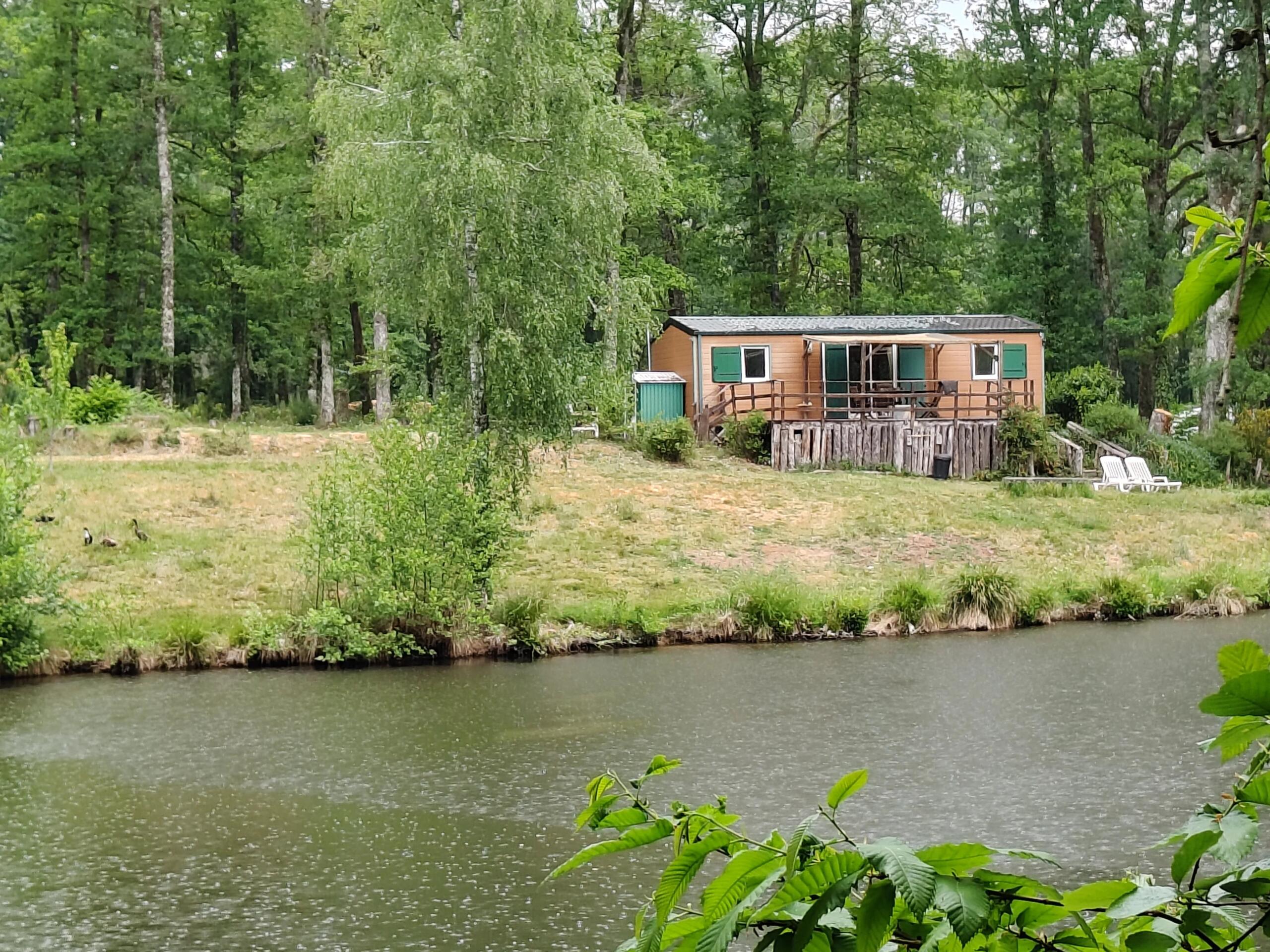 Small cottage with 2 lakes, Aquitaine – France – BVI71100
