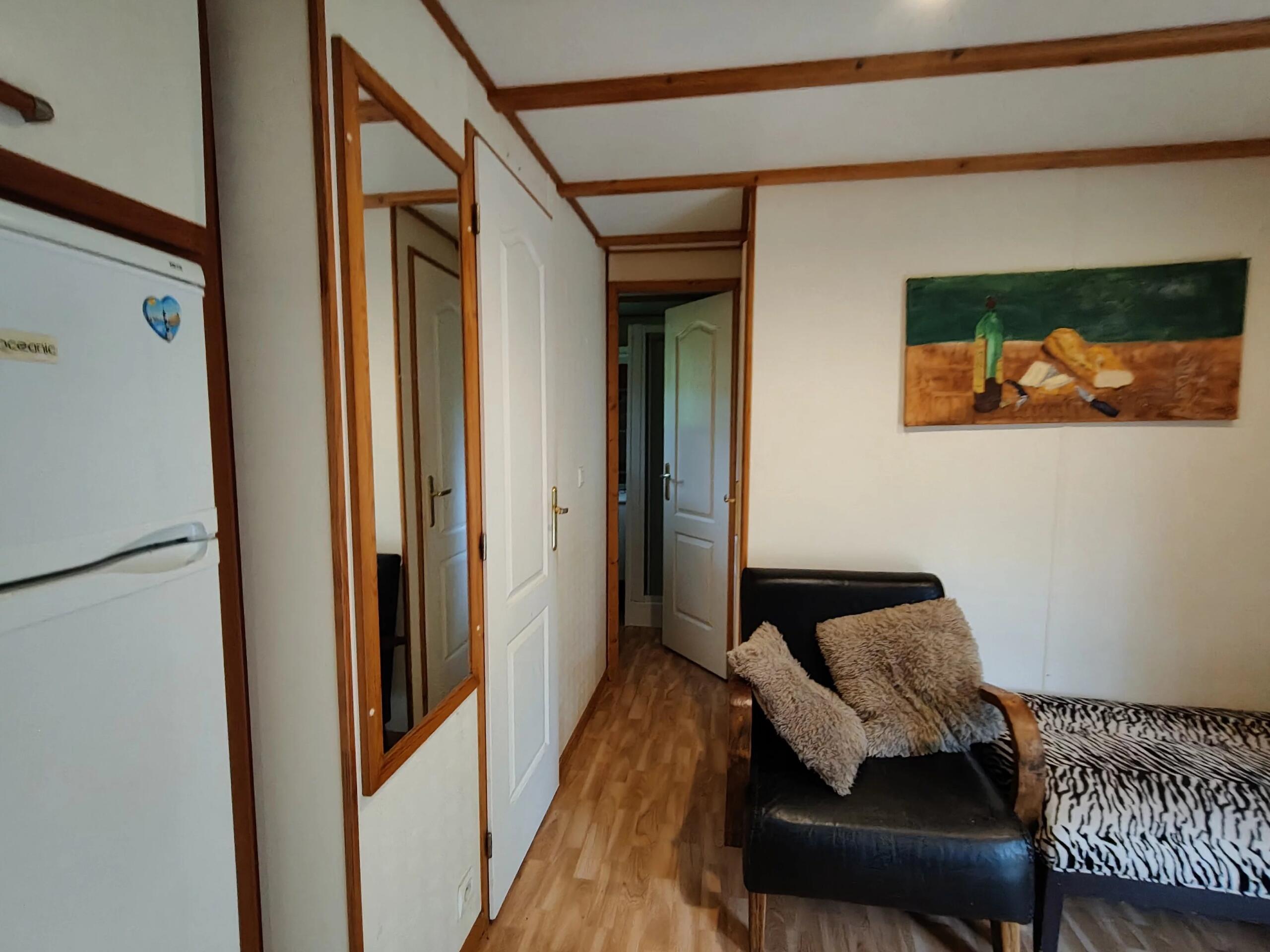 Small cottage with 2 lakes, Aquitaine – France – BVI71100