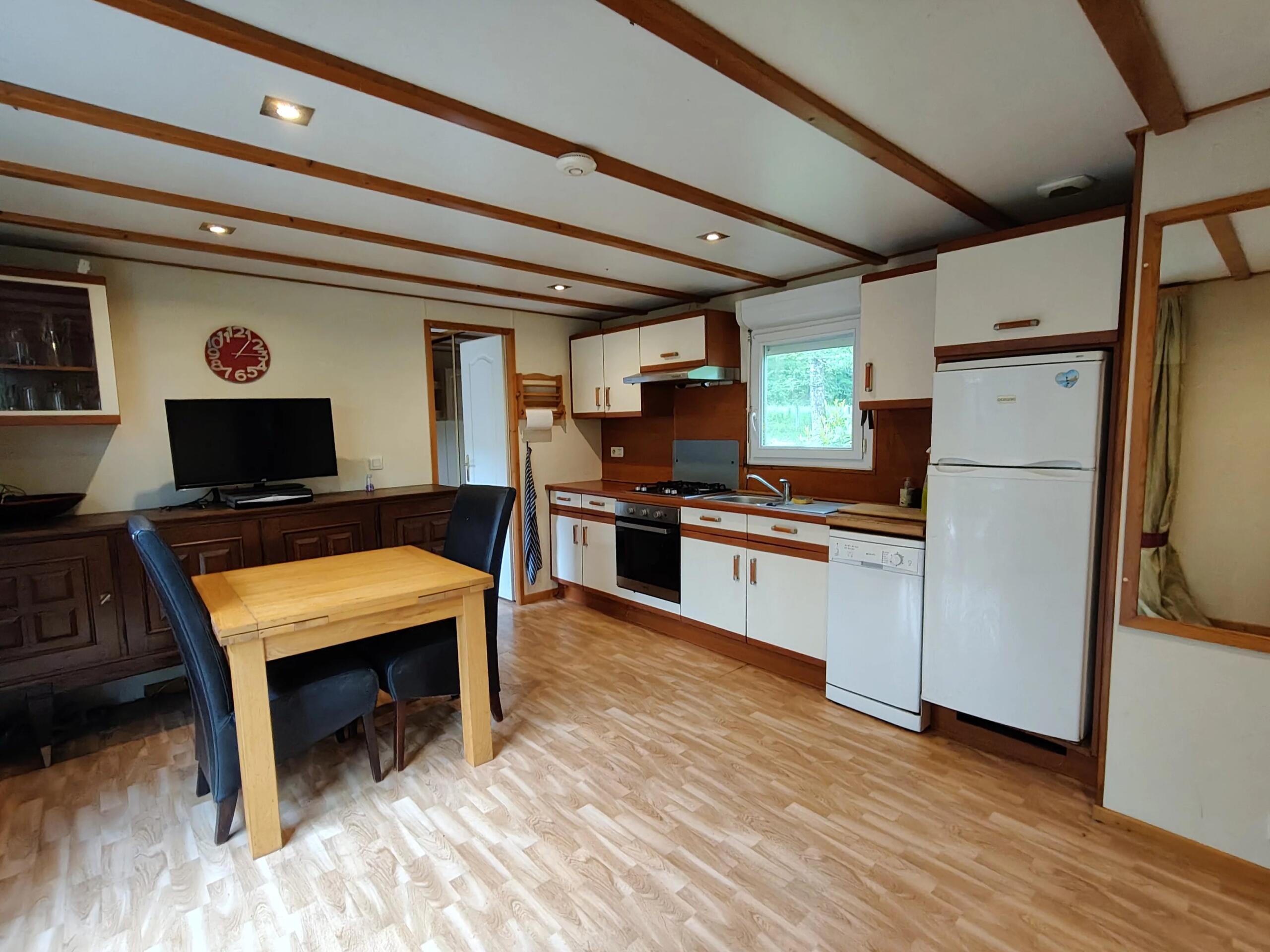 Small cottage with 2 lakes, Aquitaine – France – BVI71100