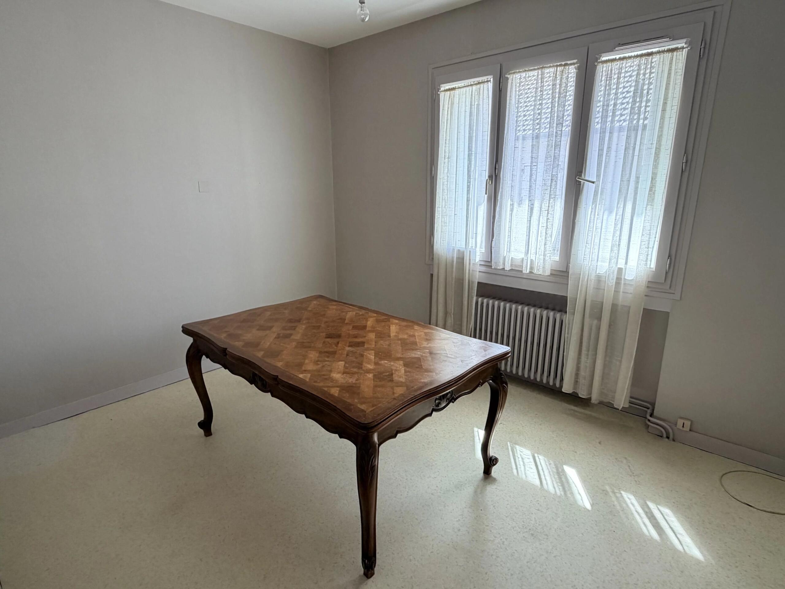 5 minutes to golf course, 5 bedrooms, 3 bathrooms and an apartment, Limousin – France – BVI85446