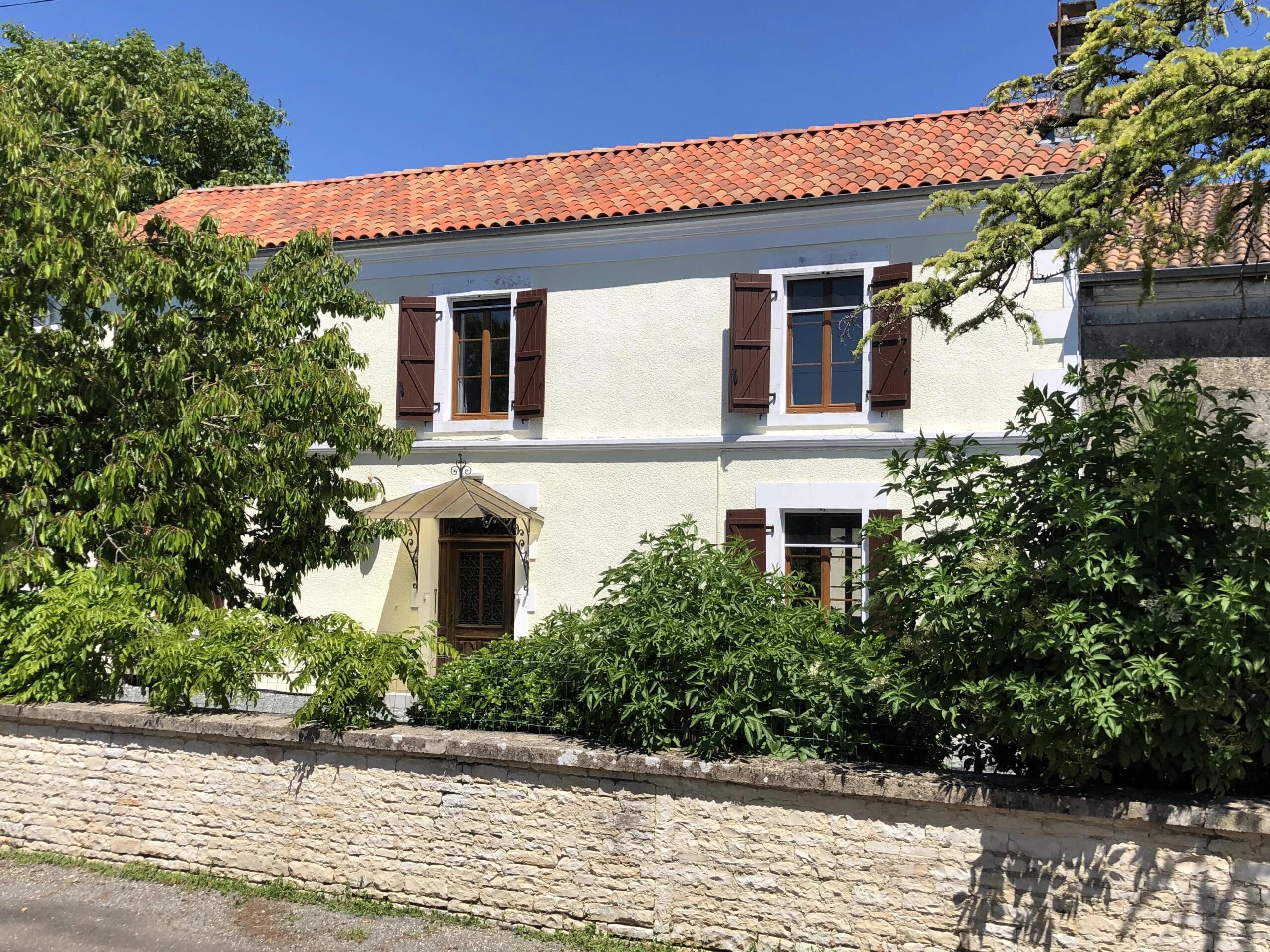 4 bedroom house – edge of village, Poitou-Charentes – France – BVI83267