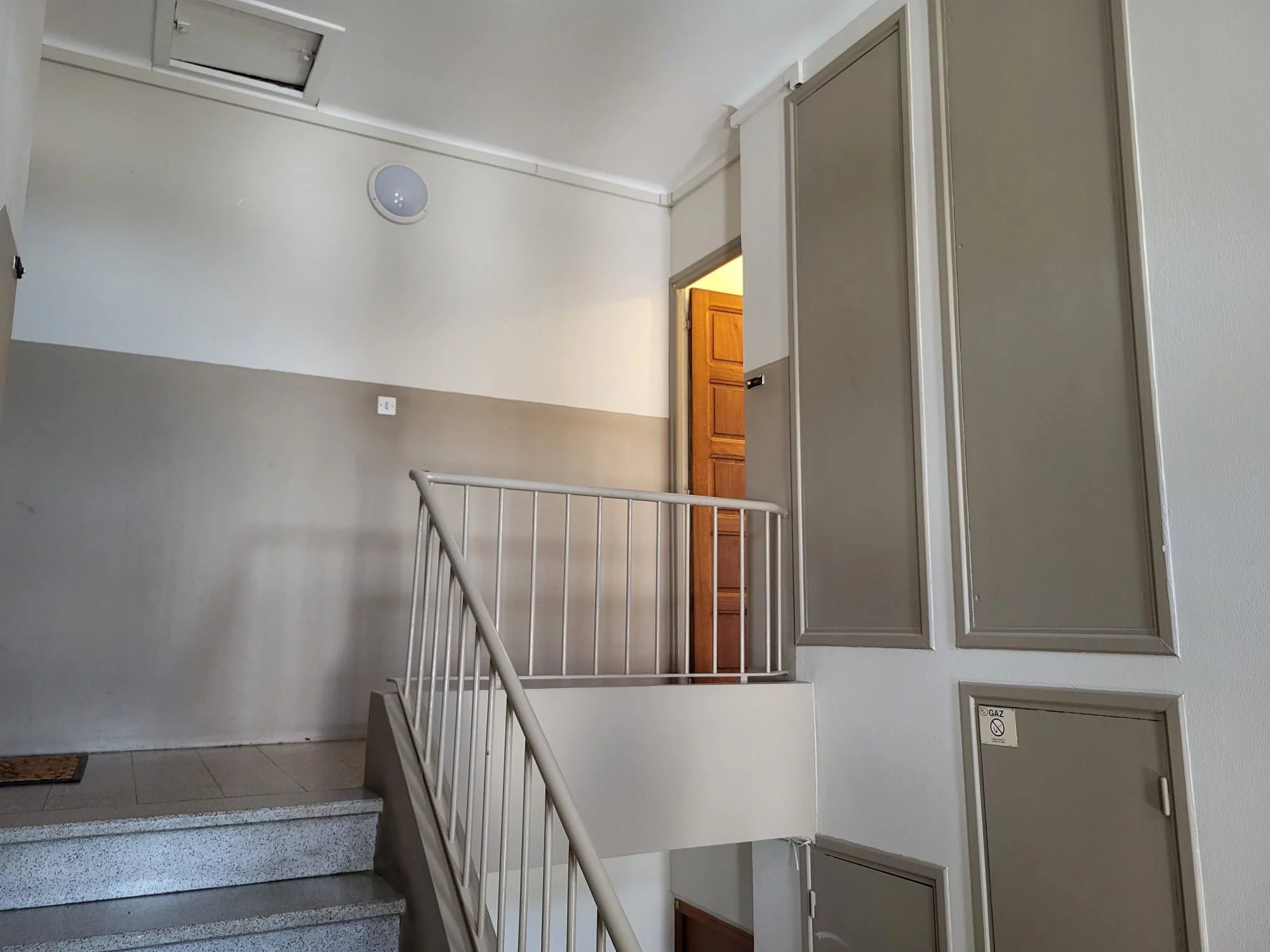 Apartment with stunning views over Carcassonne, Languedoc-Roussillon – France – BVI85260