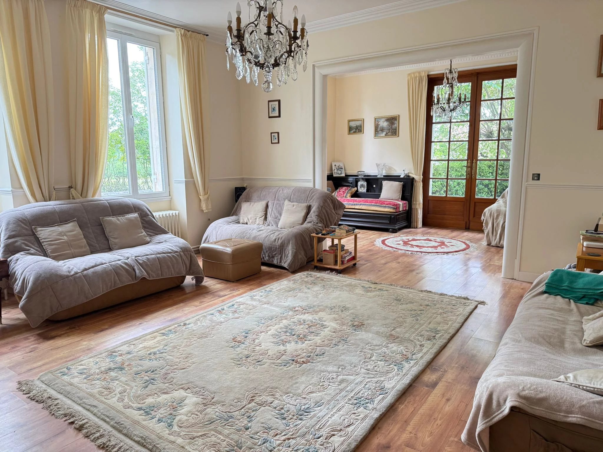 Beautiful 5-bed house in village centre, Poitou-Charentes – France – BVI85674