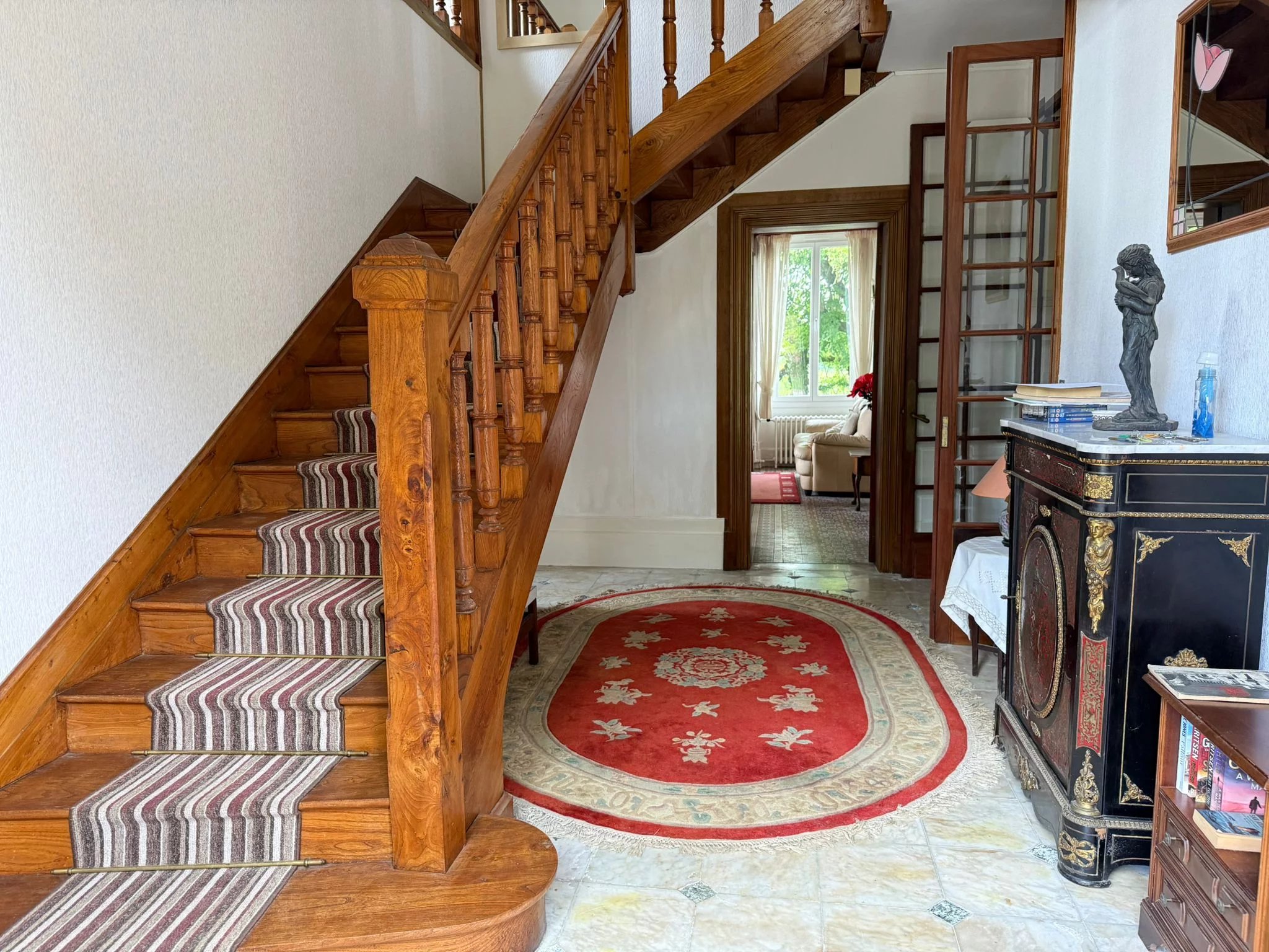 Beautiful 5-bed house in village centre, Poitou-Charentes – France – BVI85674