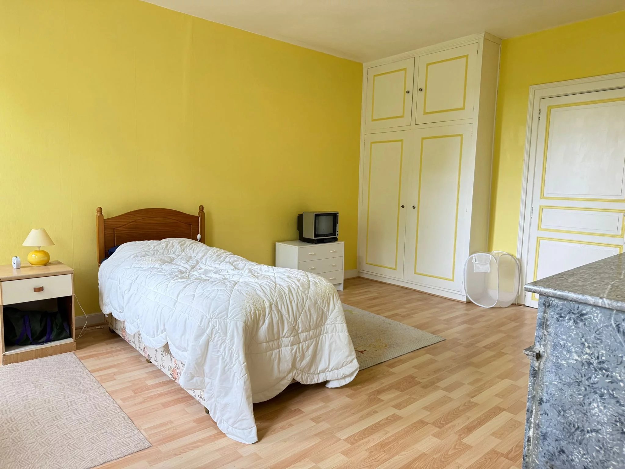 Beautiful 5-bed house in village centre, Poitou-Charentes – France – BVI85674