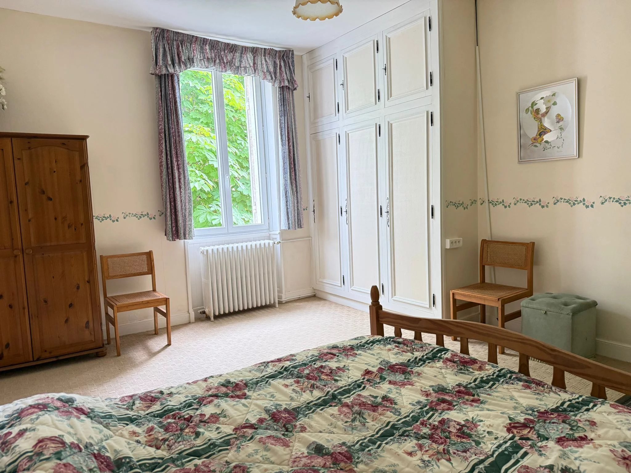Beautiful 5-bed house in village centre, Poitou-Charentes – France – BVI85674