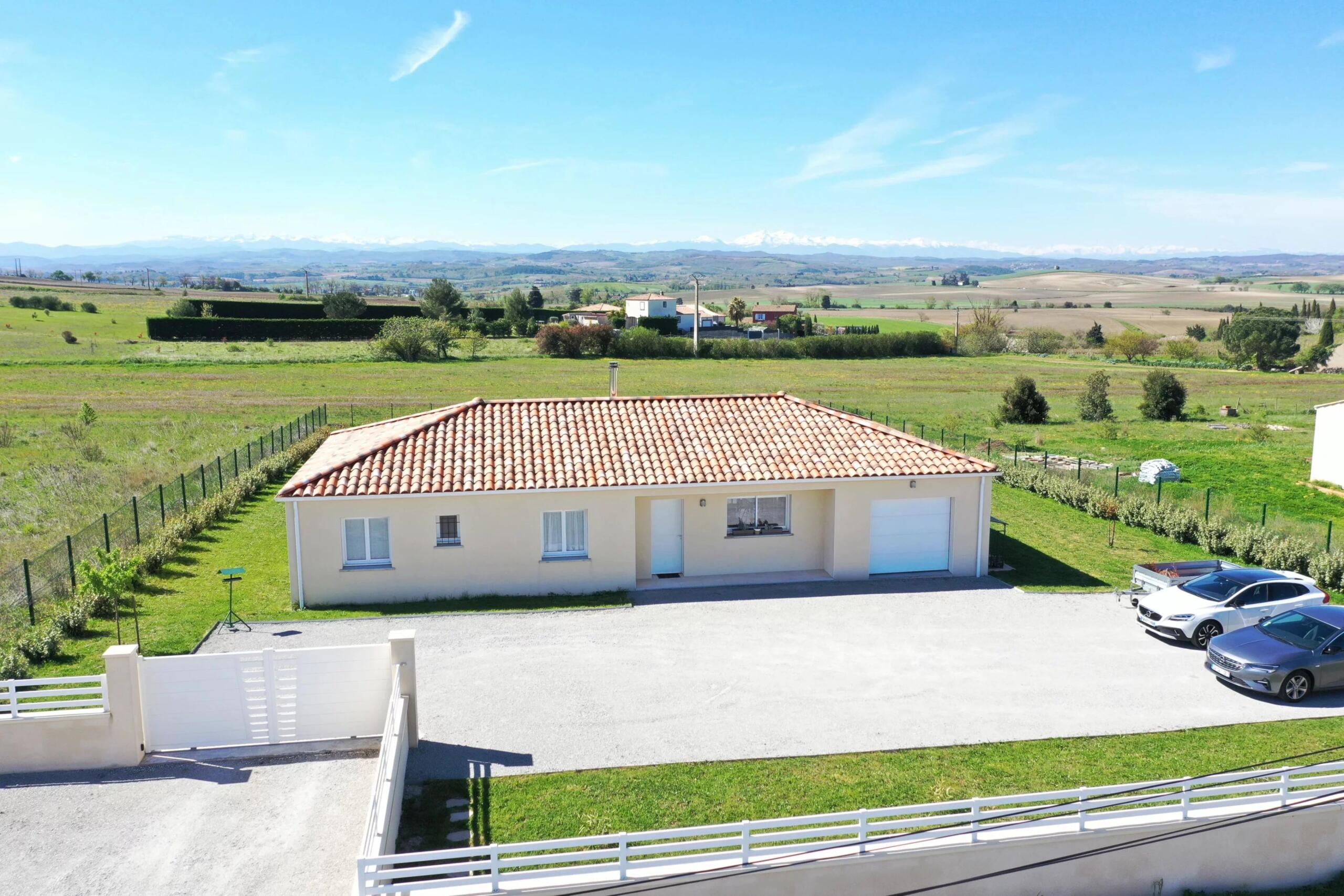Contemporary Country Living with Panoramic Pyrenees Views, Languedoc-Roussillon – France – BVI85680