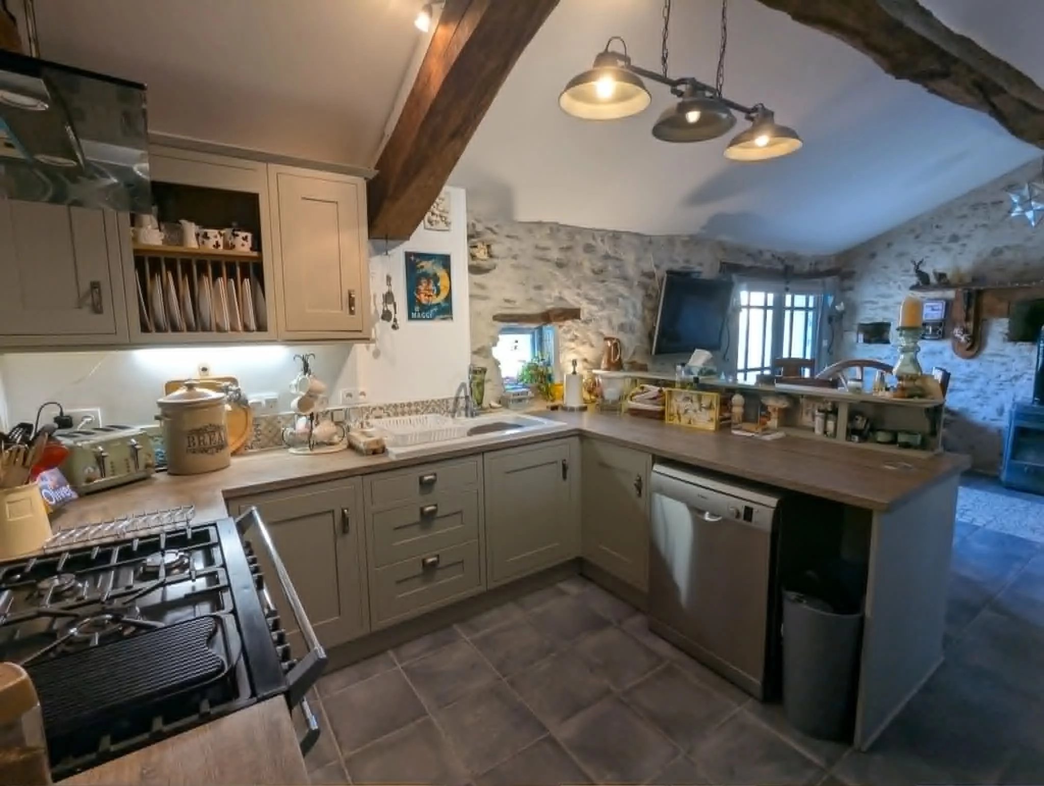 Spacious, characterful house with gite potential in Vouvant, Pays de la Loire – France – BVI80946