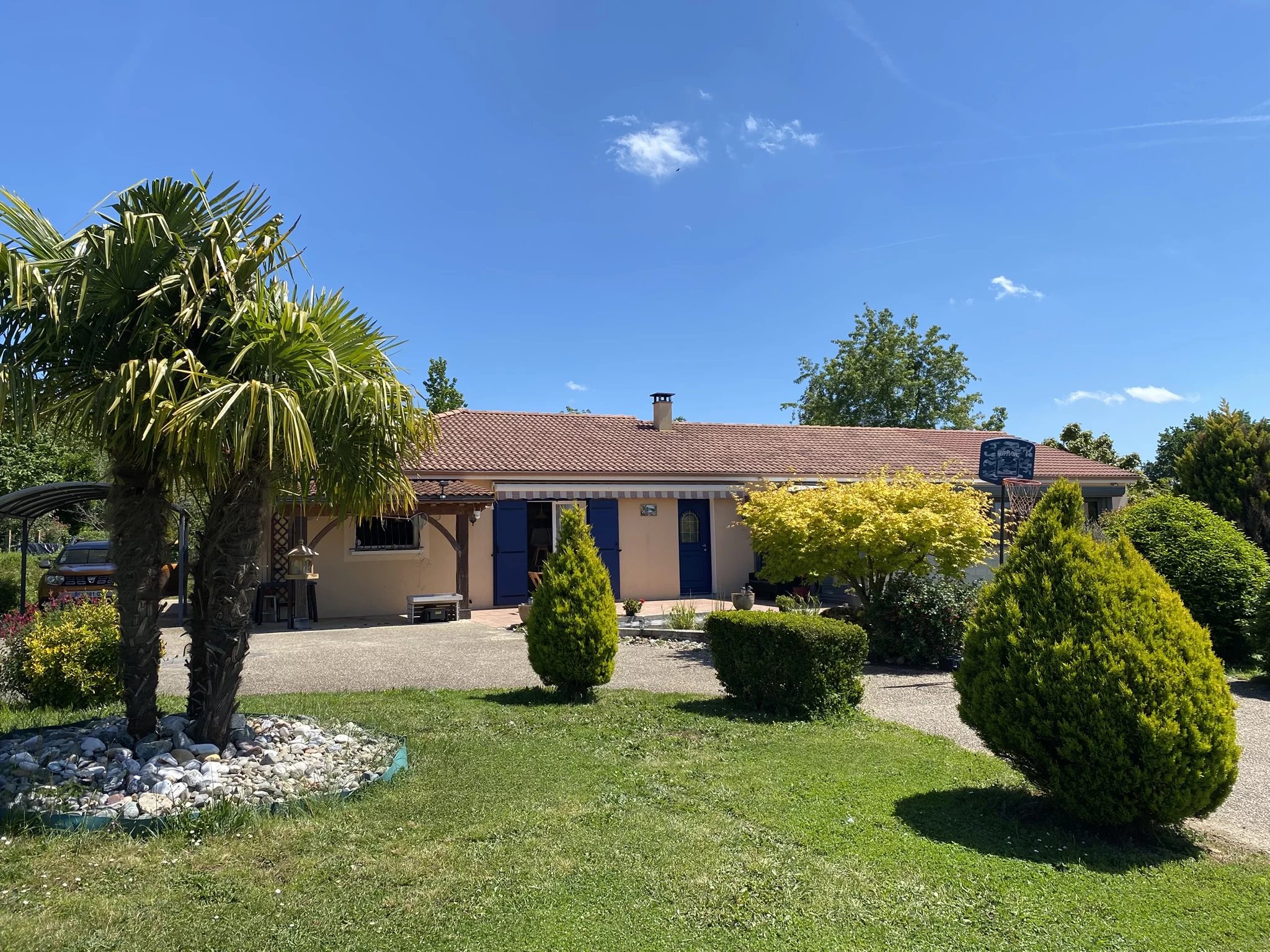 A superb property in Bellac with income potential and no work required, Limousin – France – BVI85809