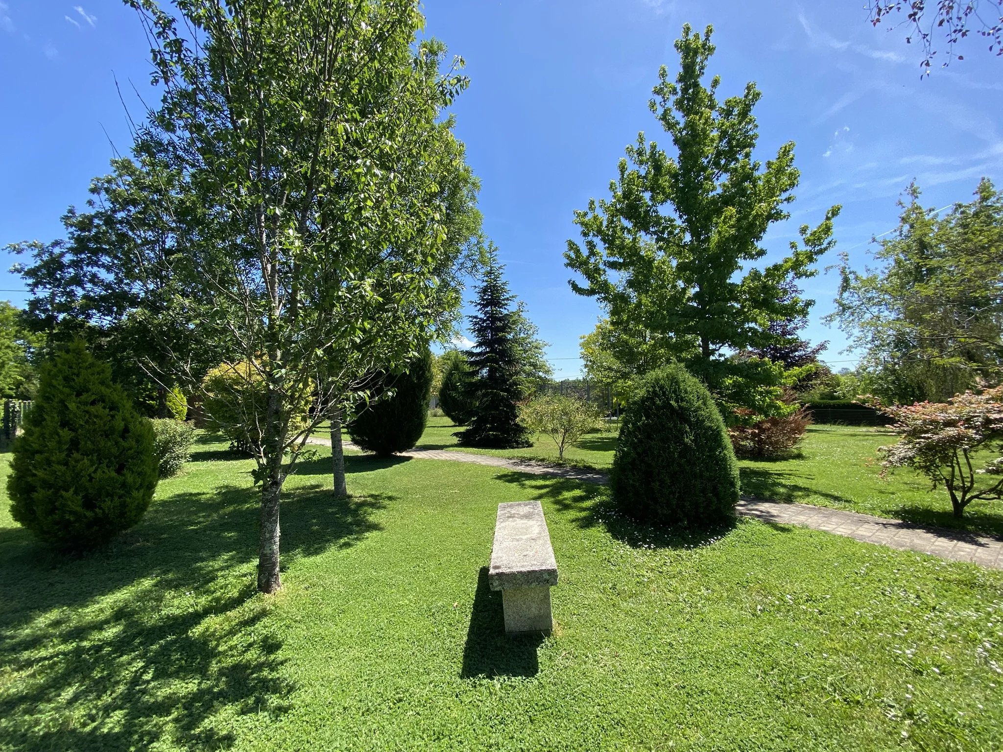 A superb property in Bellac with income potential and no work required, Limousin – France – BVI85809