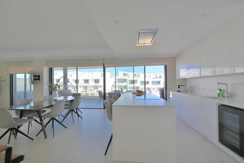 3 bedroom Apartment in Fuengirola, Malaga, Spain – 428-03808P